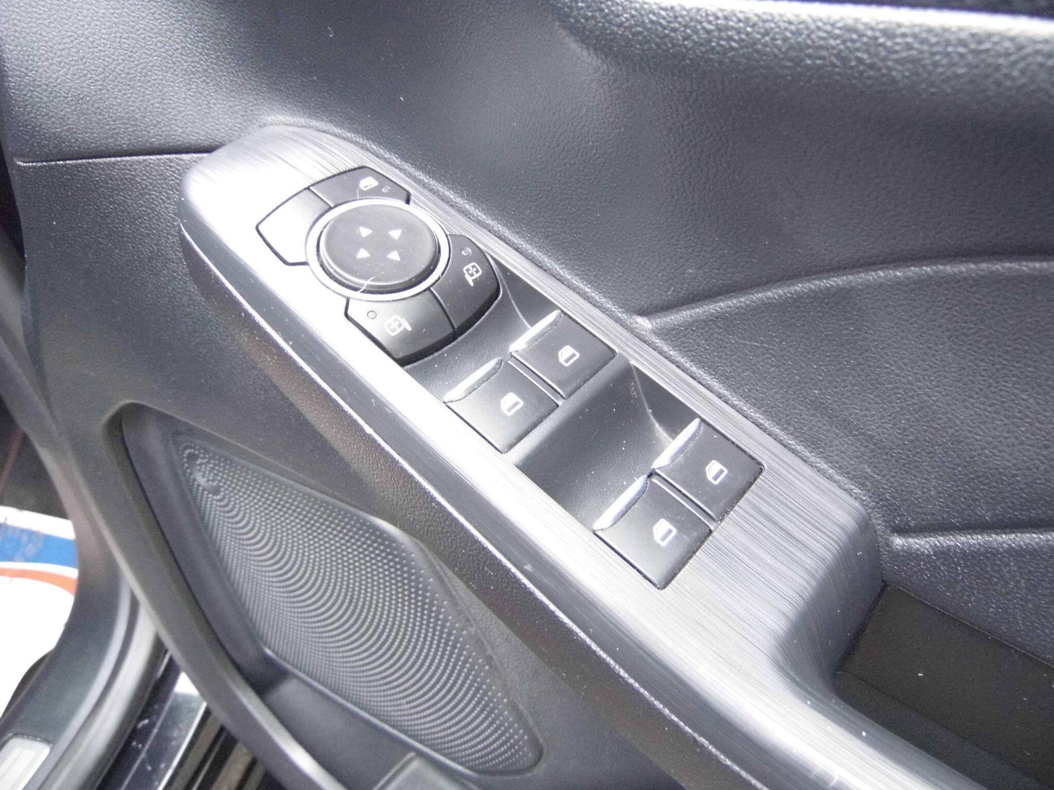 Ford Kuga view 36