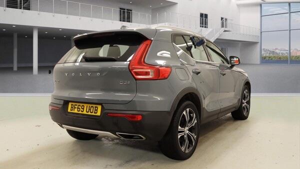 Volvo XC40 view 4