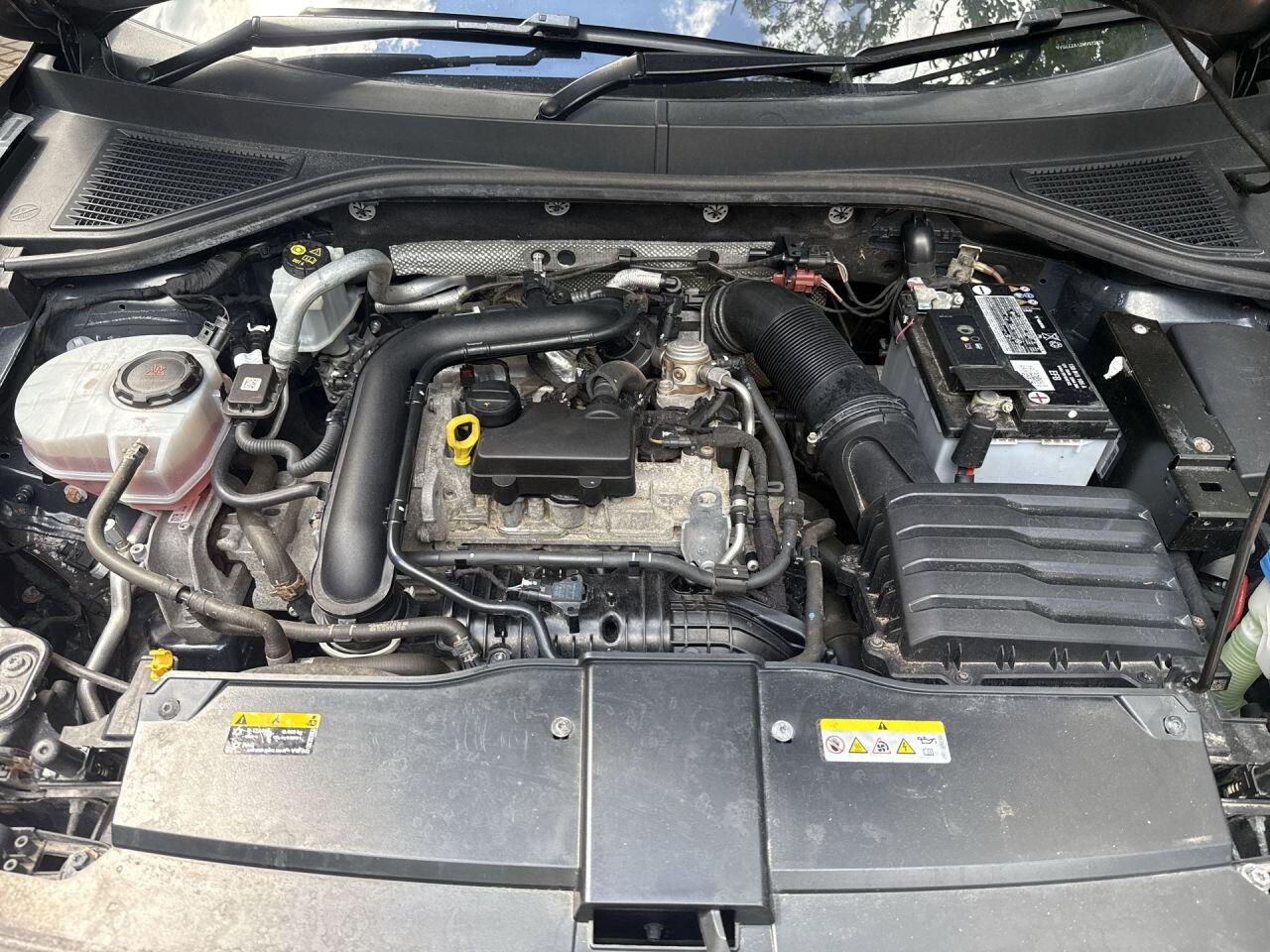 Volkswagen T-Roc view 27