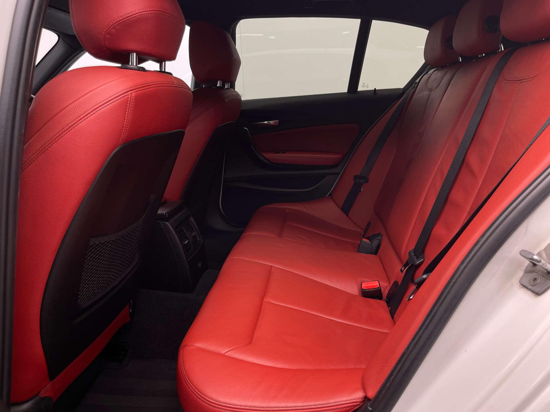 BMW 1 Series view 39