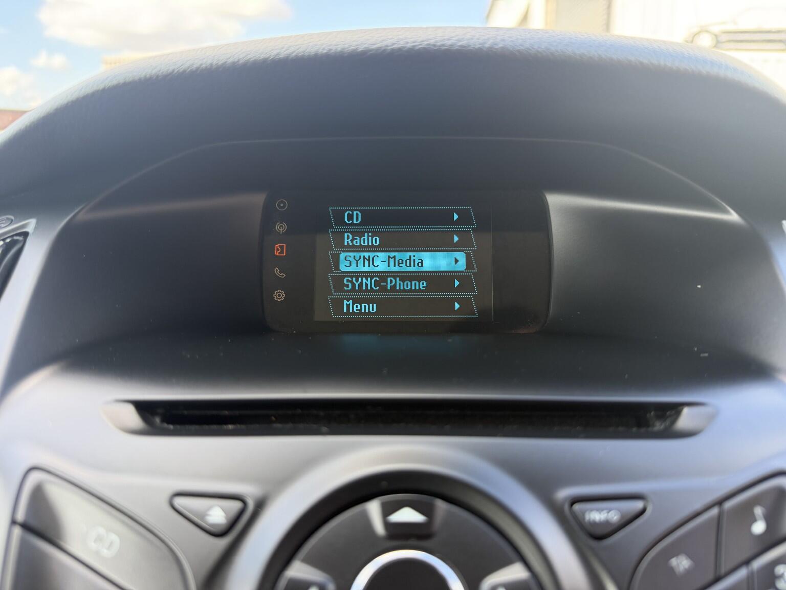 Ford Focus view 39