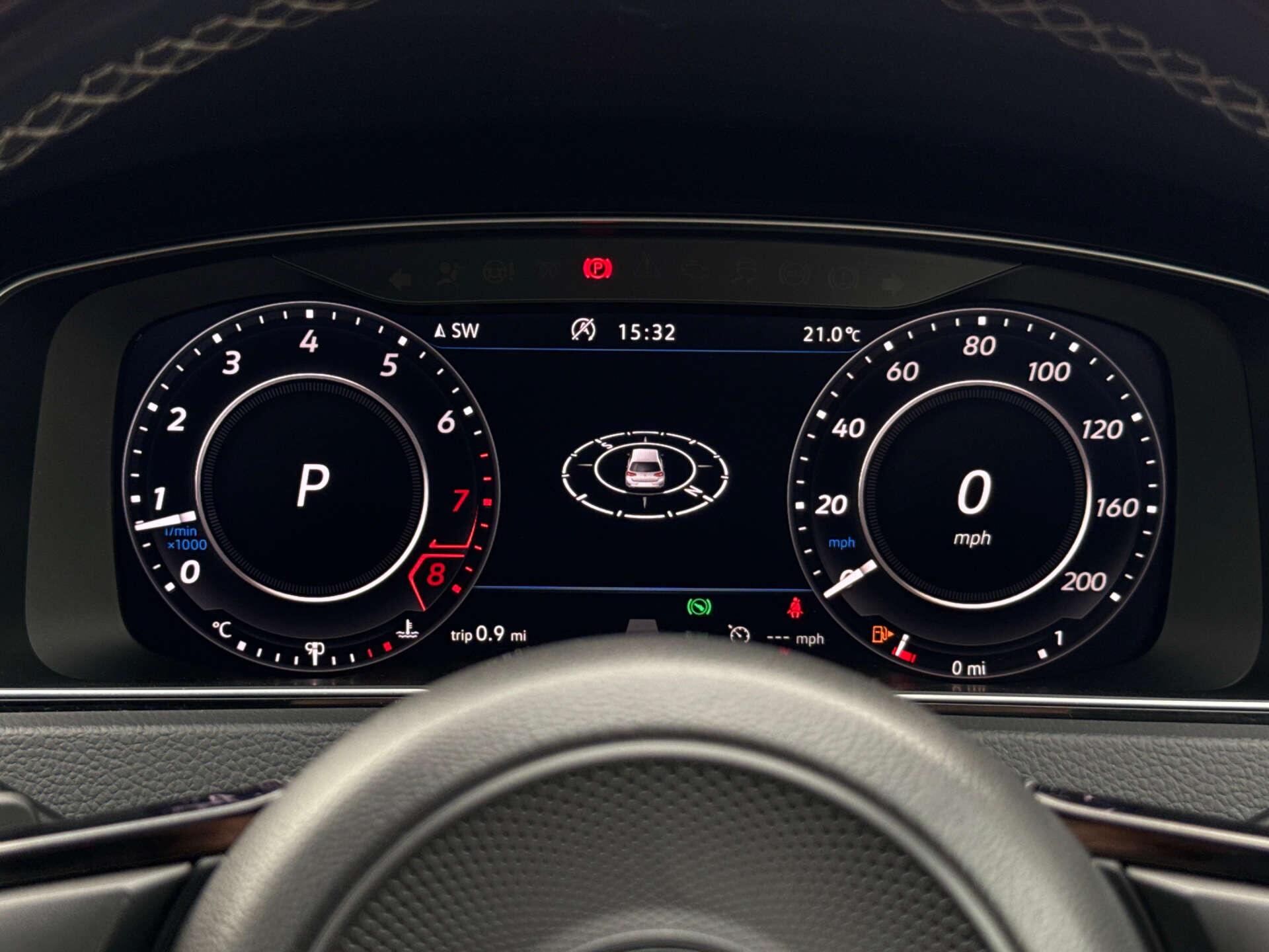 Volkswagen Golf view 13