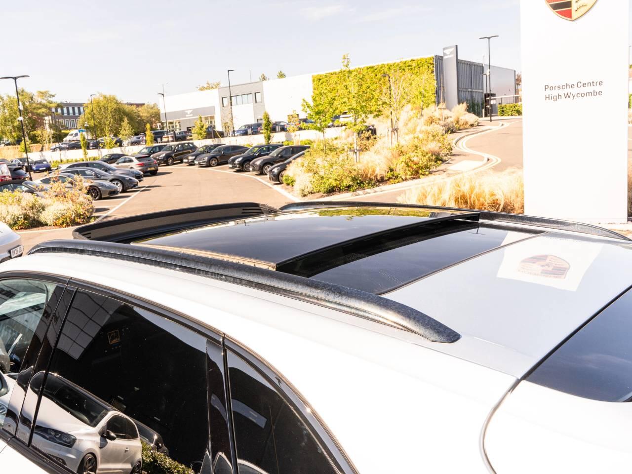 Porsche Cayenne view 41