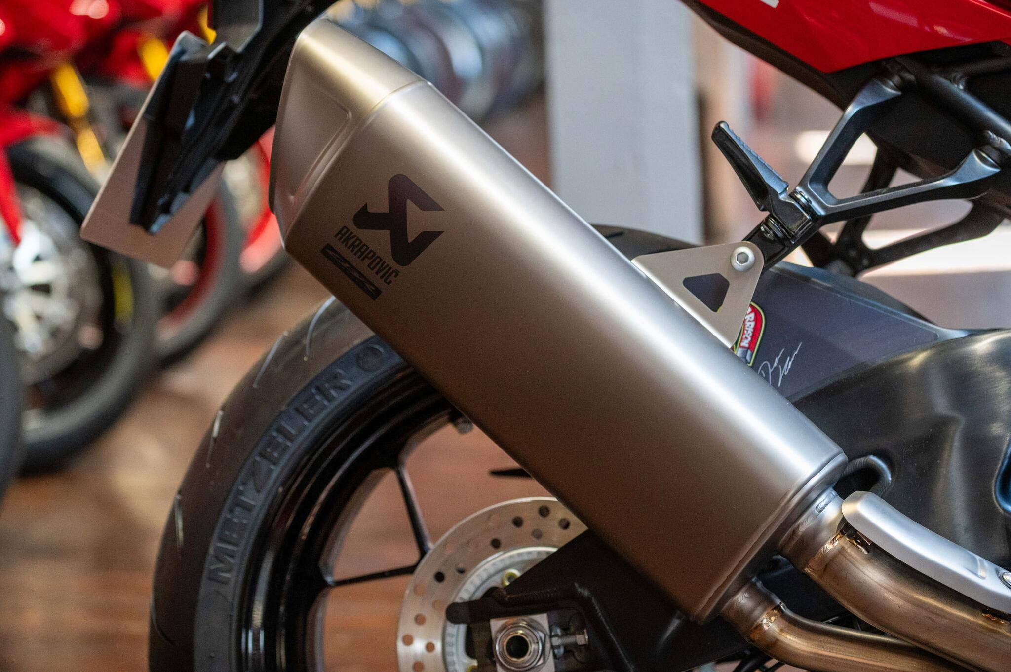 Honda CBR1000RR-R Fireblade SP view 5