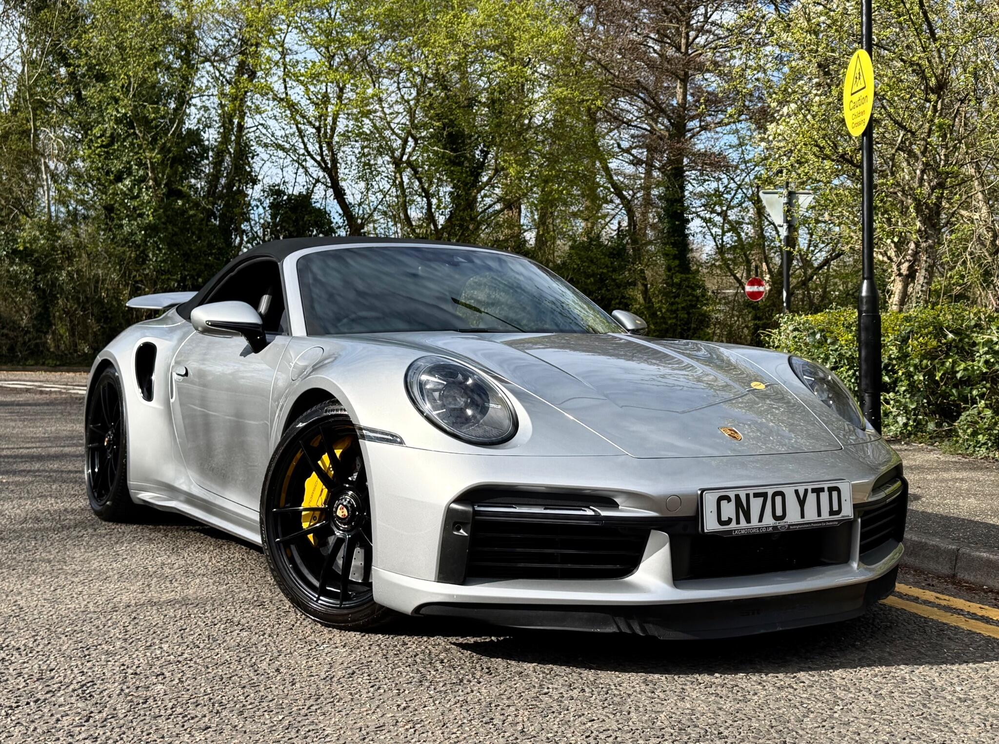 Porsche 911 view 28