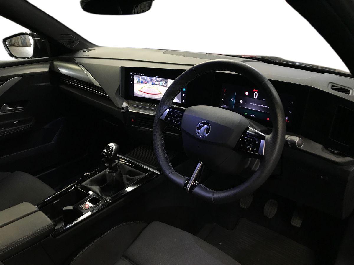 Vauxhall Astra view 3