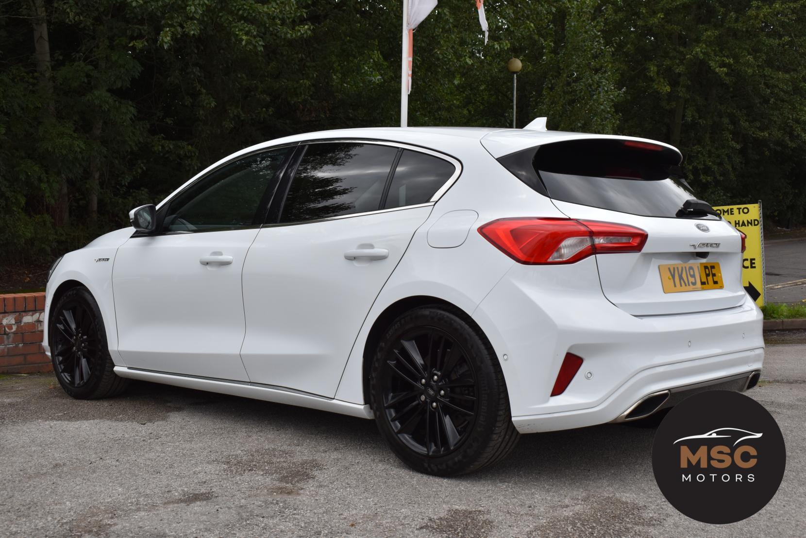 Ford Focus view 14