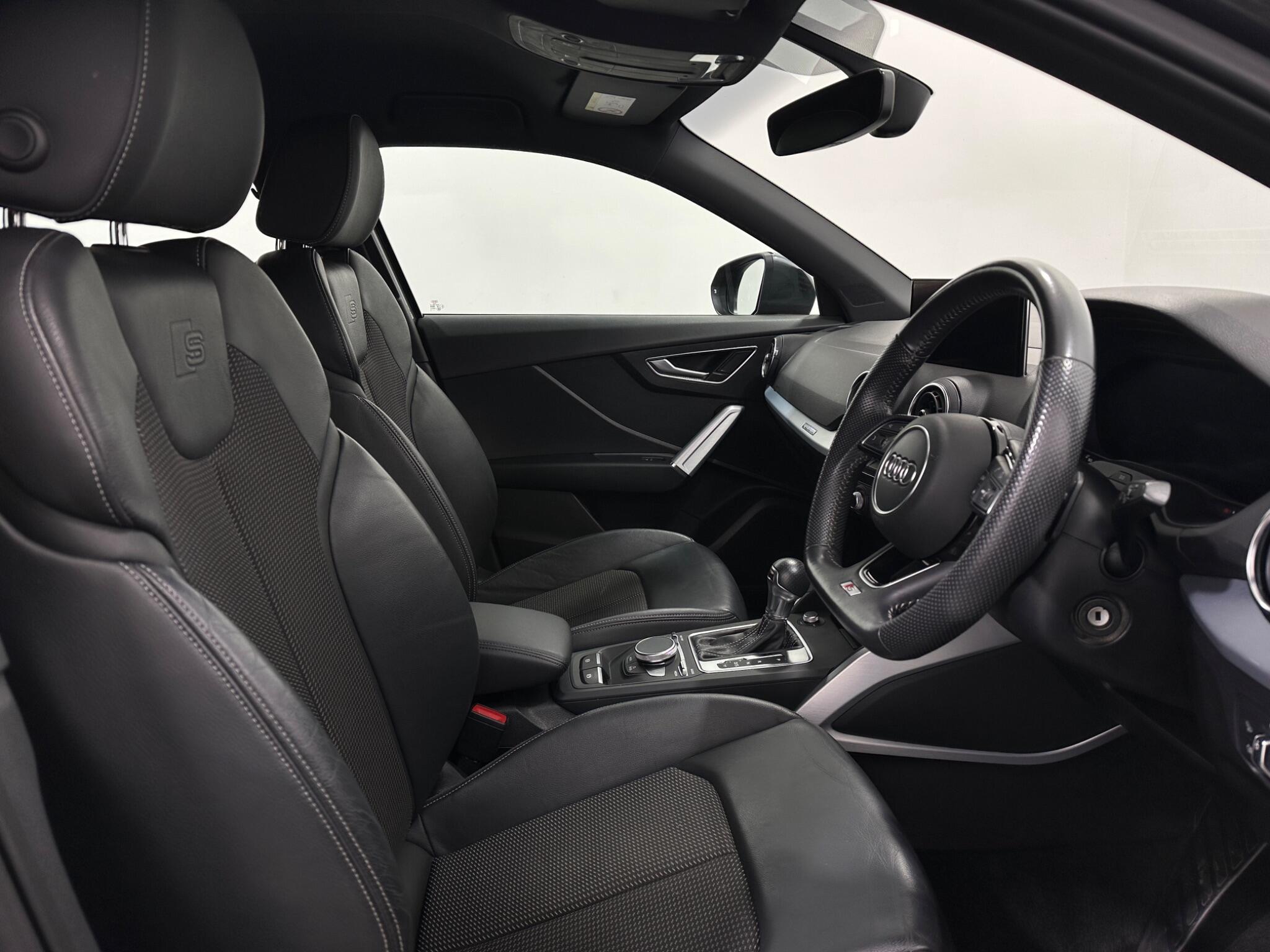 Audi Q2 view 32