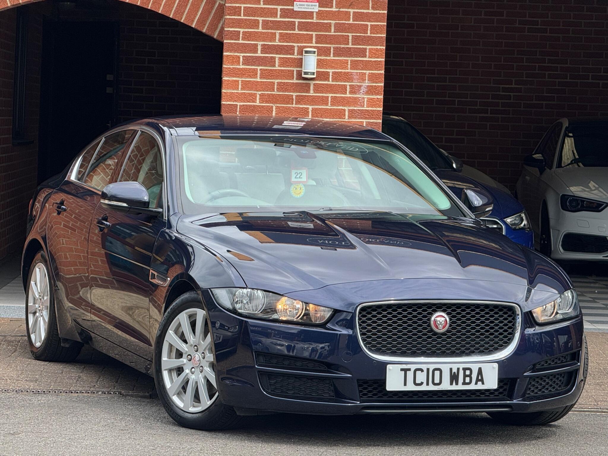 Jaguar Xe main image