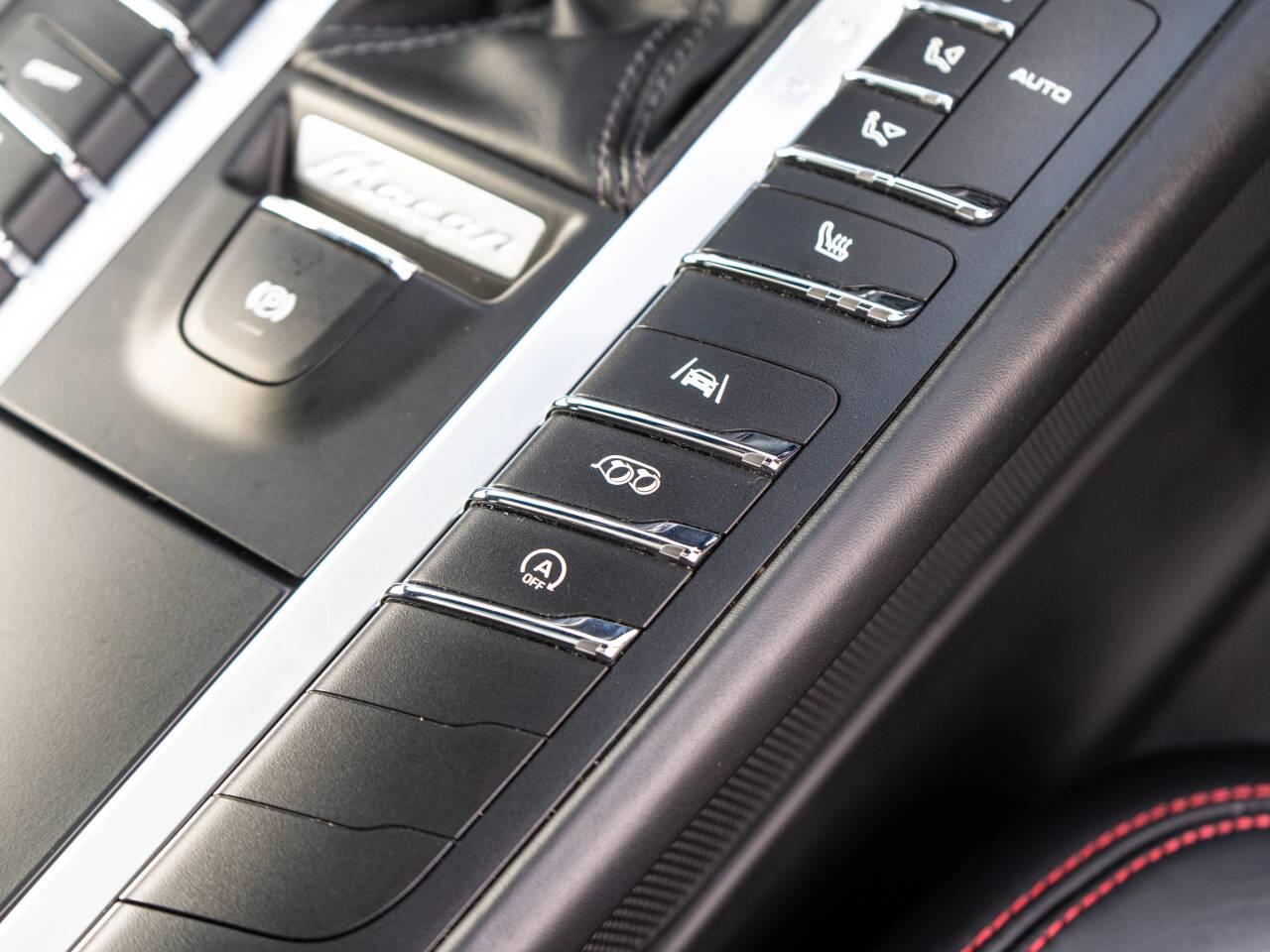 Porsche Macan view 30
