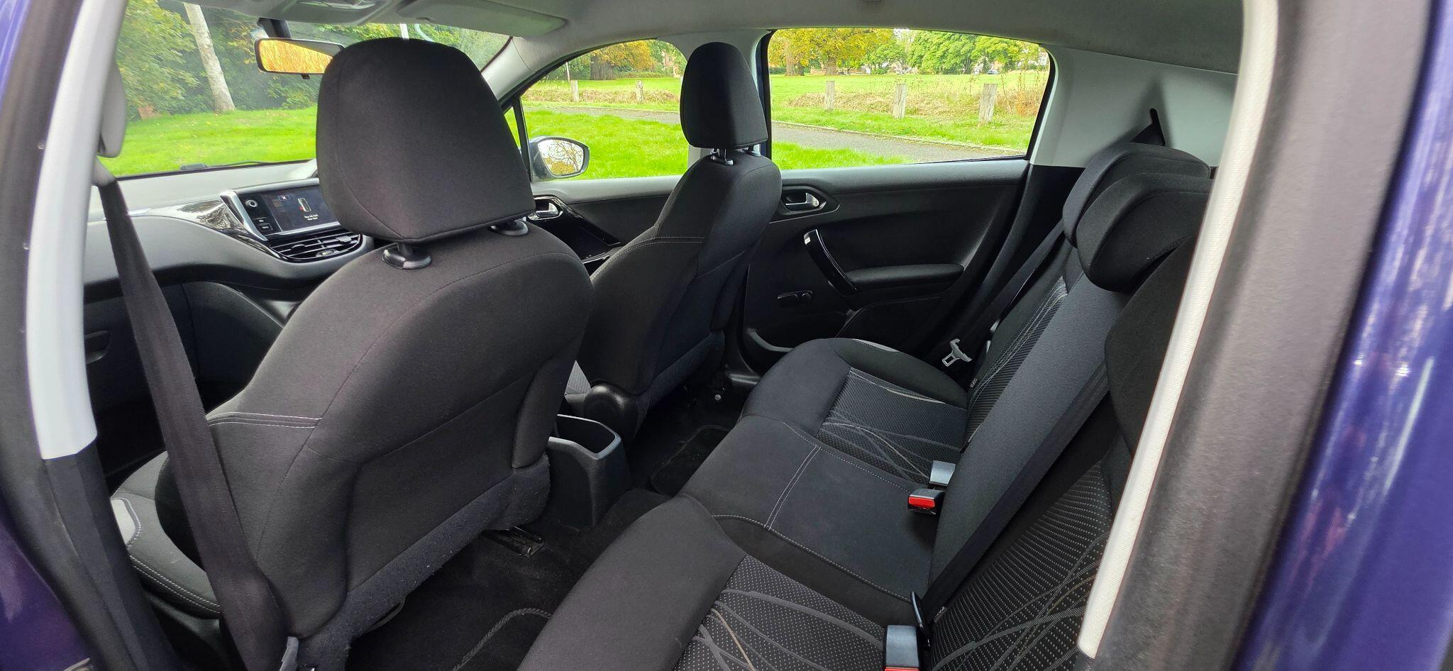 Peugeot 208 view 26