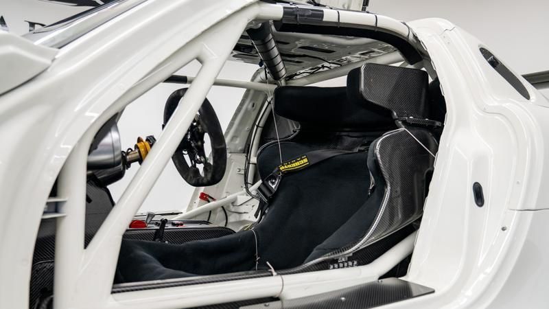 Mercedes-Benz SLS view 30