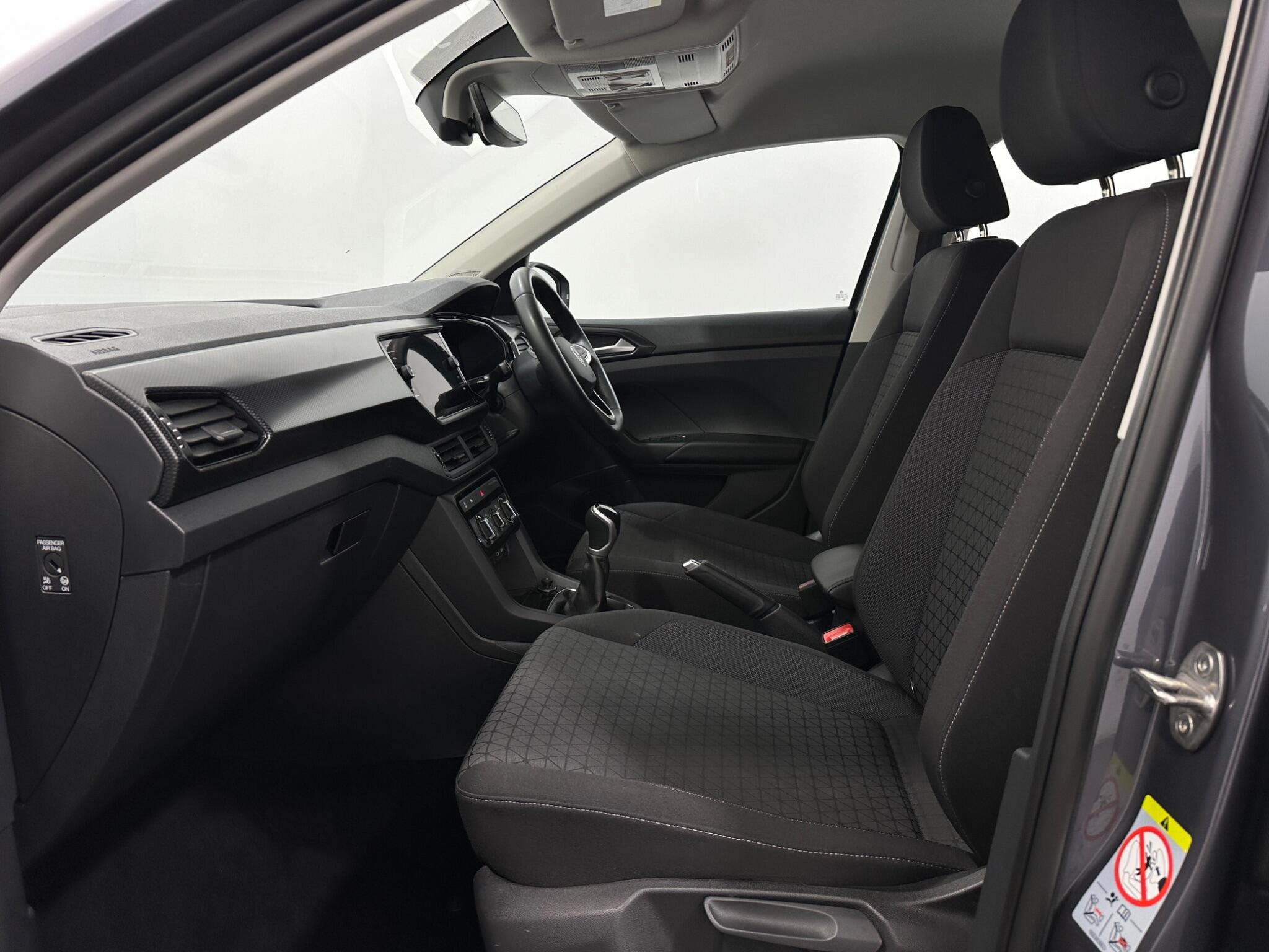 Volkswagen T-Cross view 32