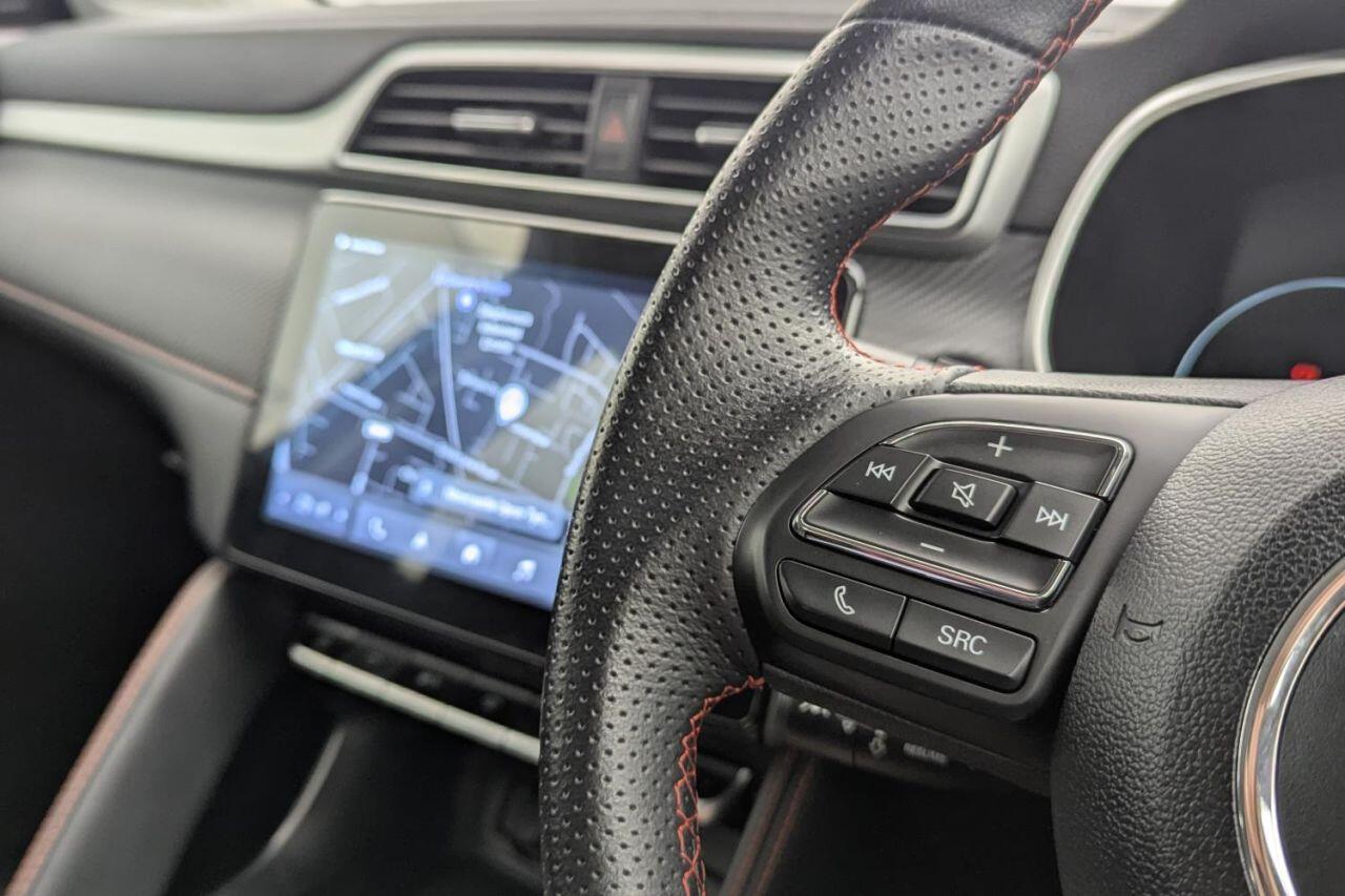 MG ZS view 16