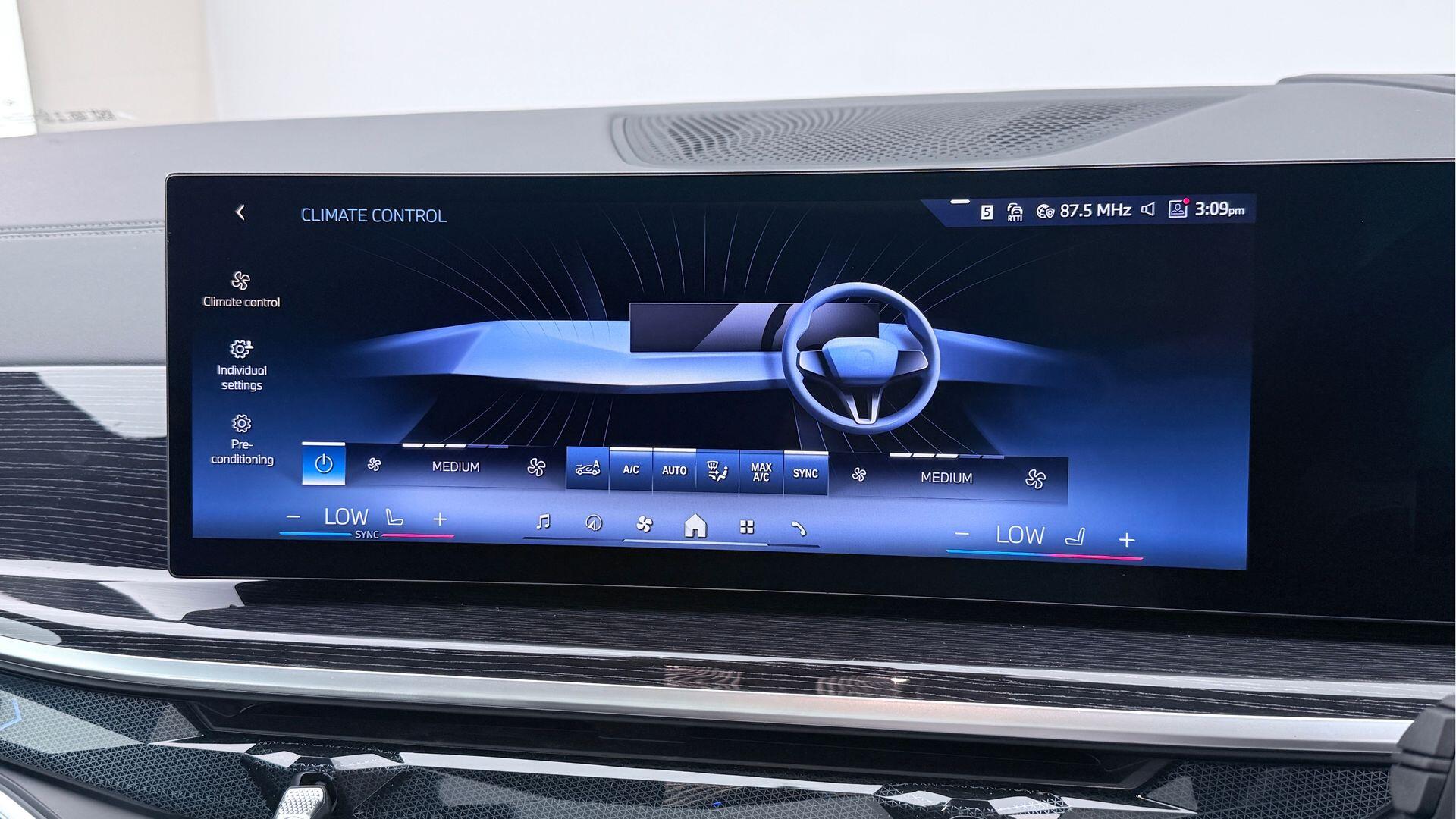 BMW X5 view 25
