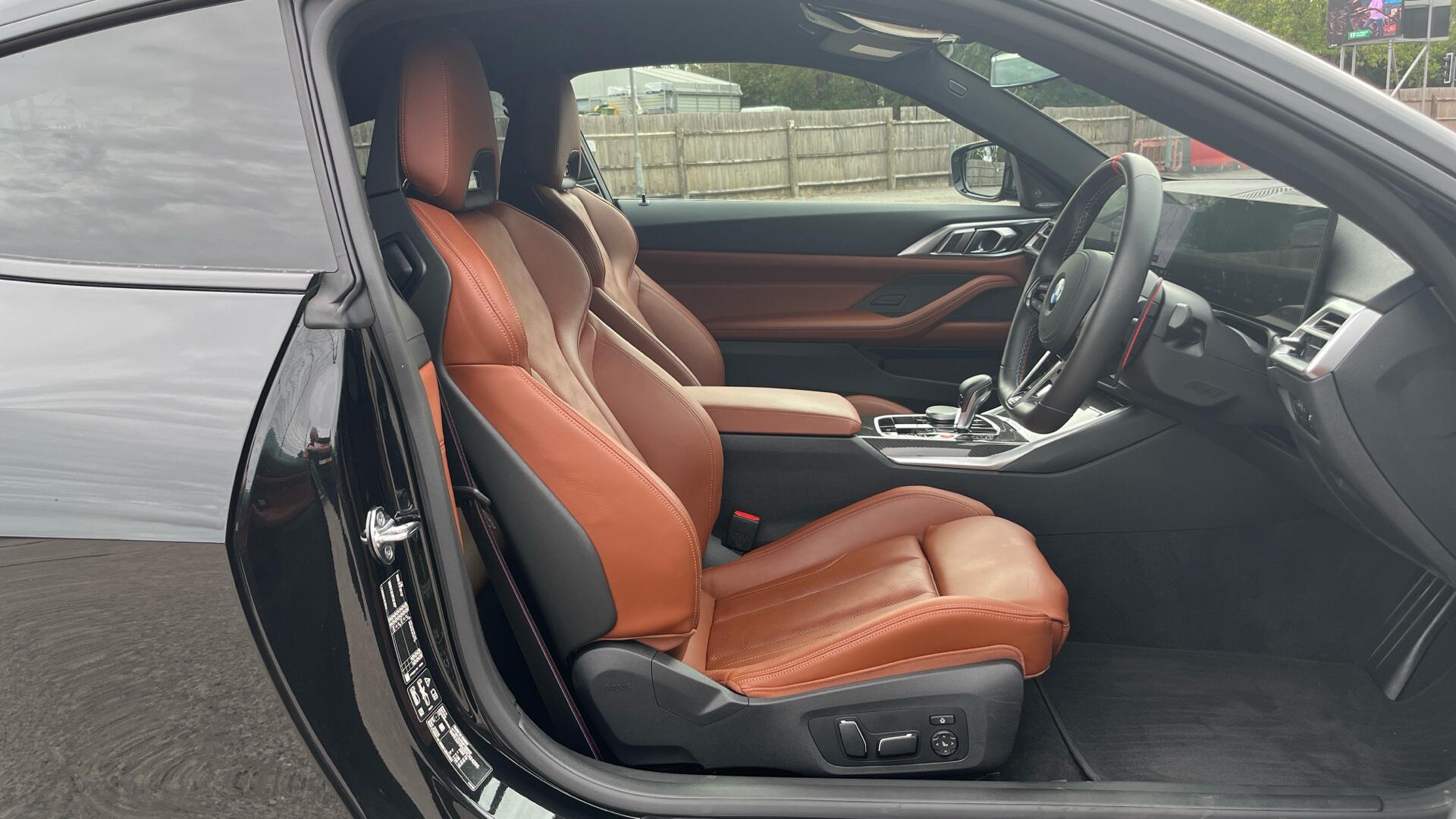 BMW M4 view 11