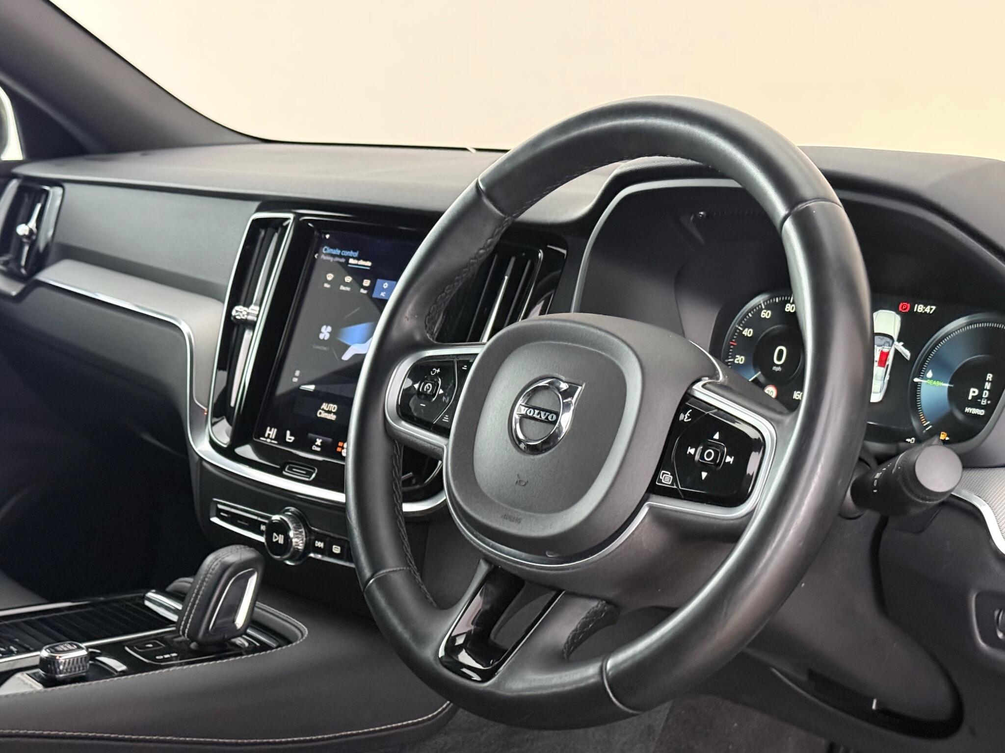 Volvo S60 view 3