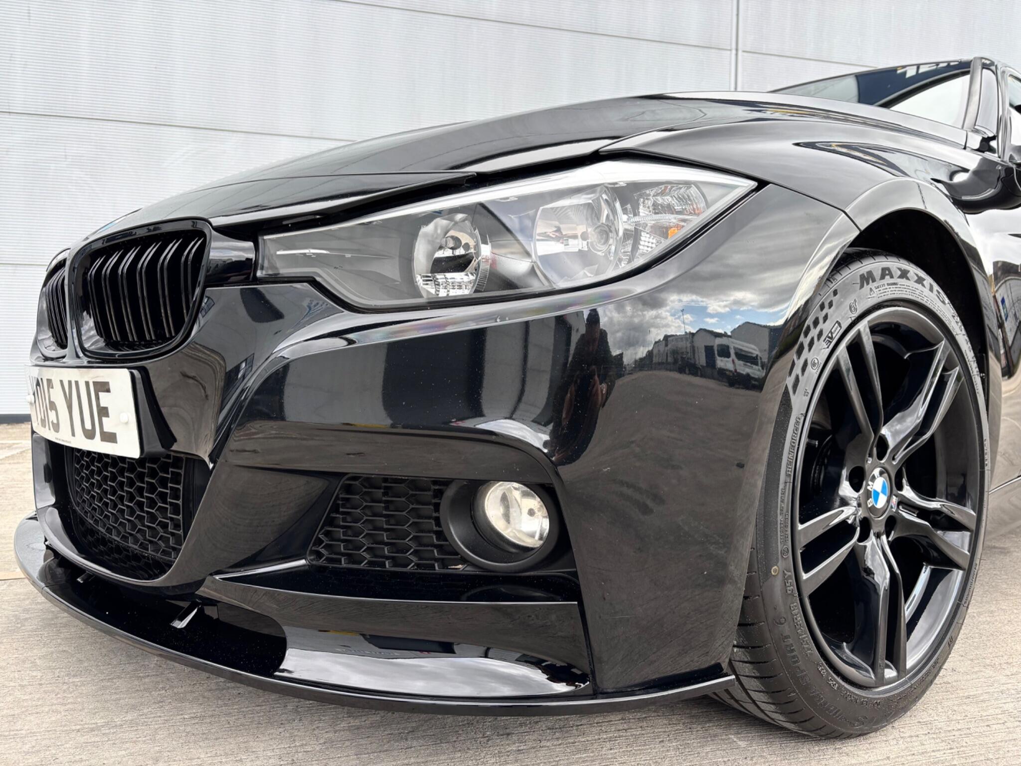 BMW 3 Series view 14
