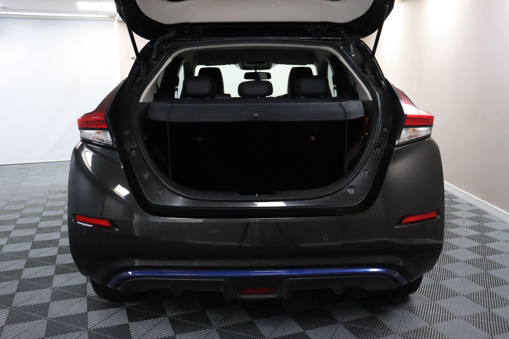 Nissan Leaf view 14