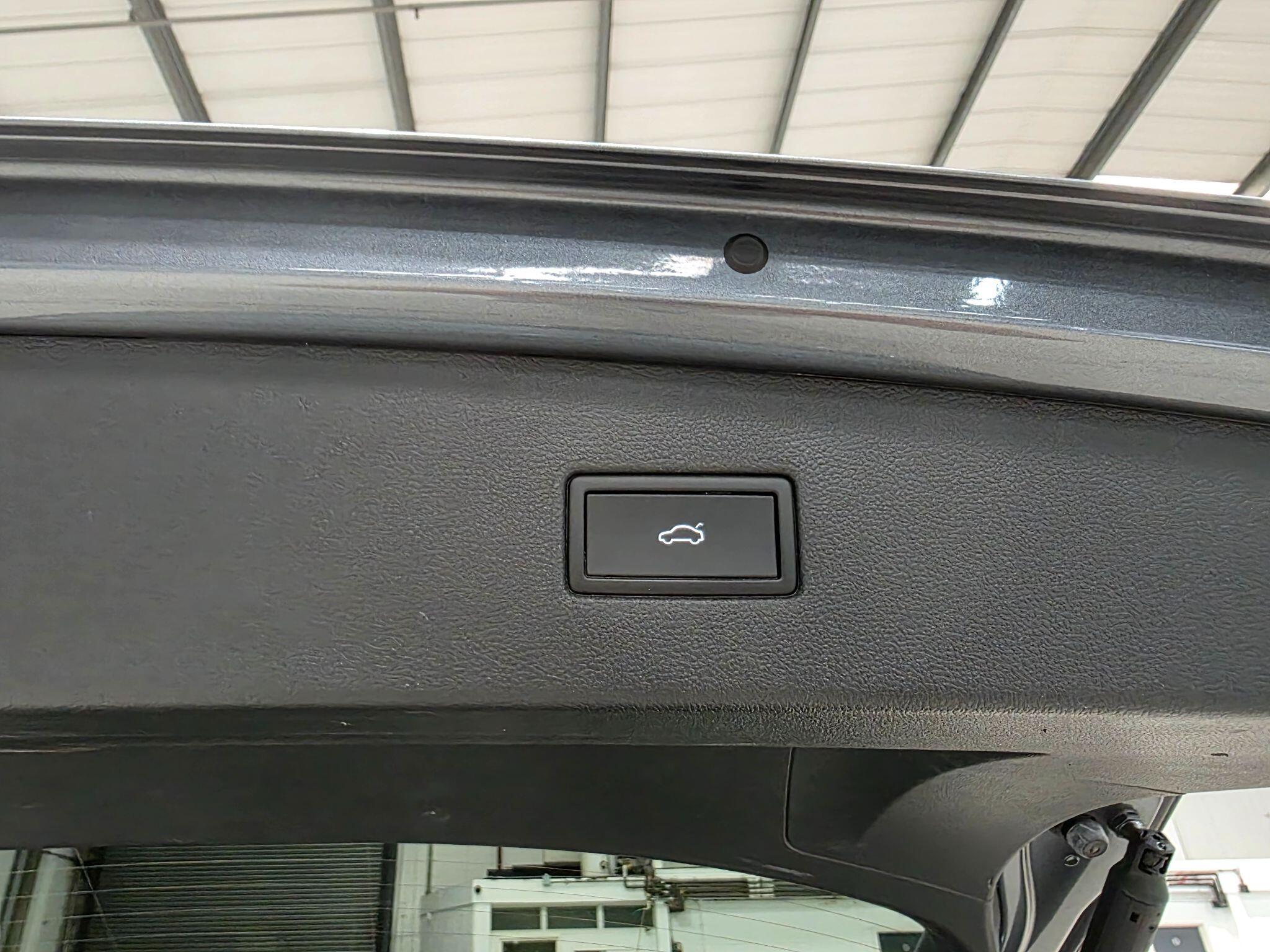 Volkswagen Tiguan Allspace view 33