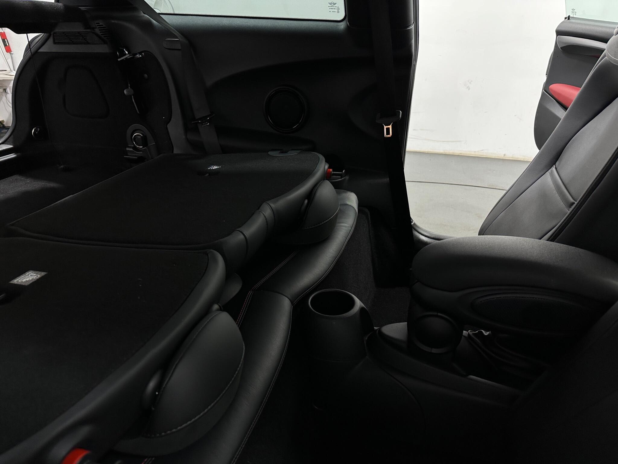 Mini Hatch view 43
