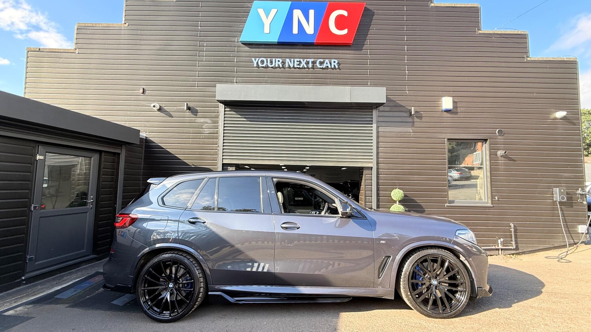 BMW X5 view 25