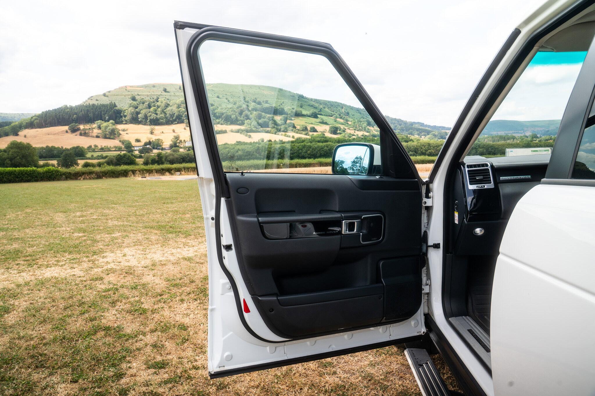 Land Rover Range Rover view 40
