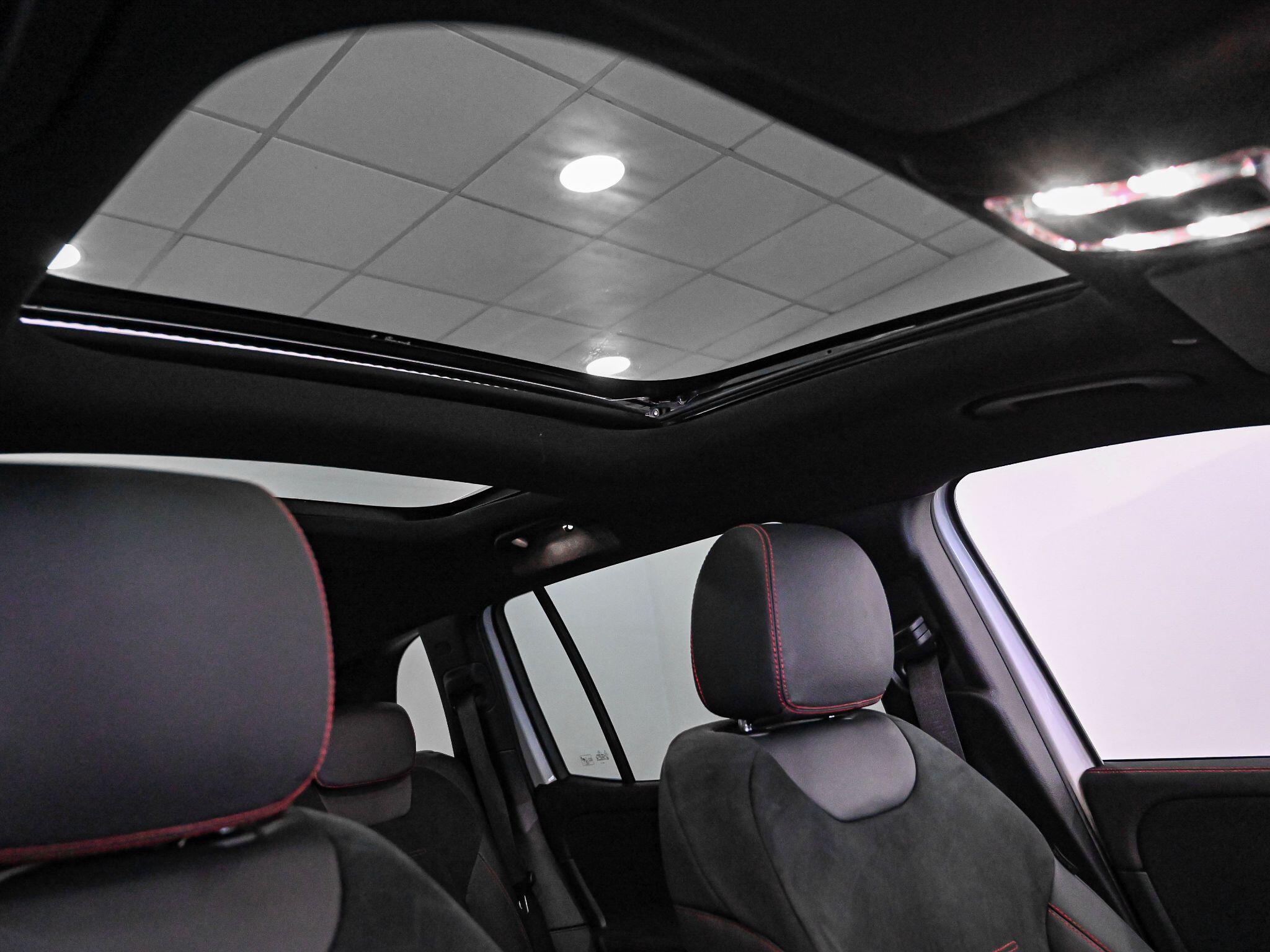 Mercedes-Benz GLB view 4