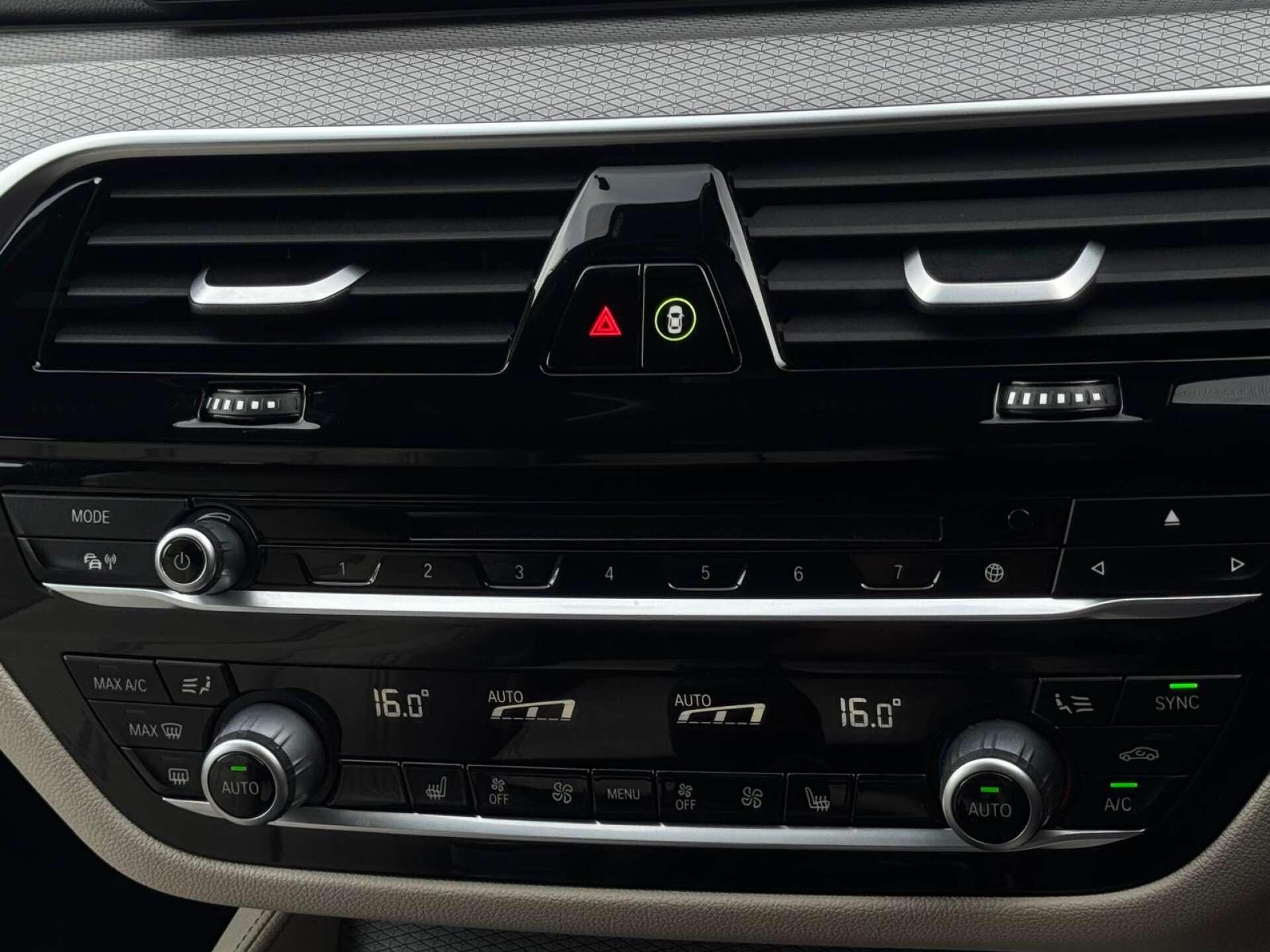 BMW 5 Series view 16