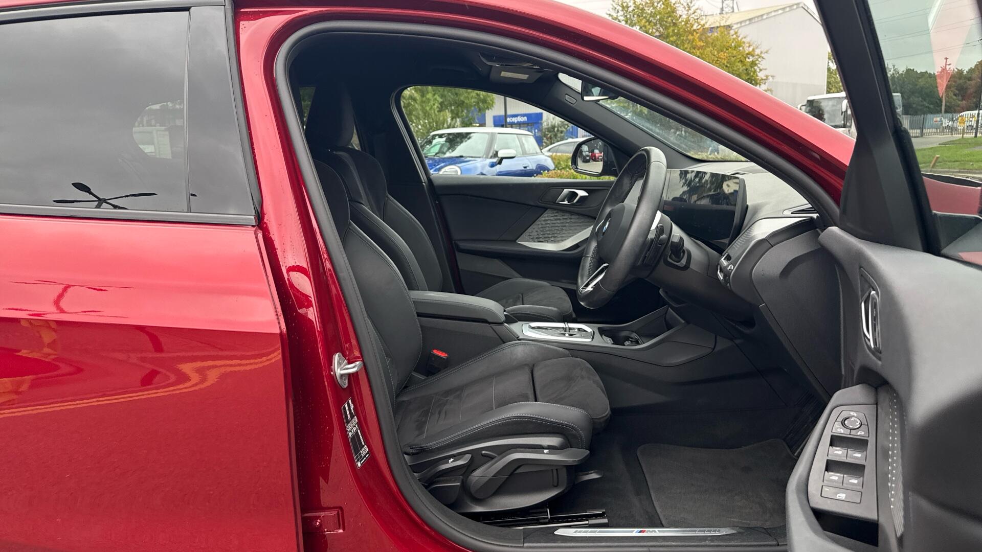 BMW 1 Series view 11