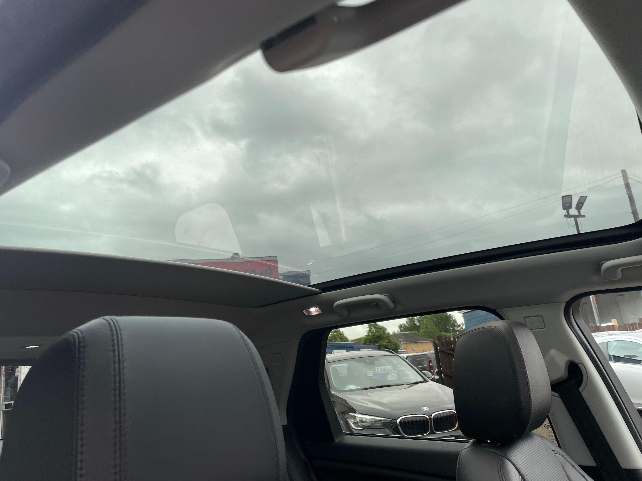 Land Rover Discovery Sport view 21