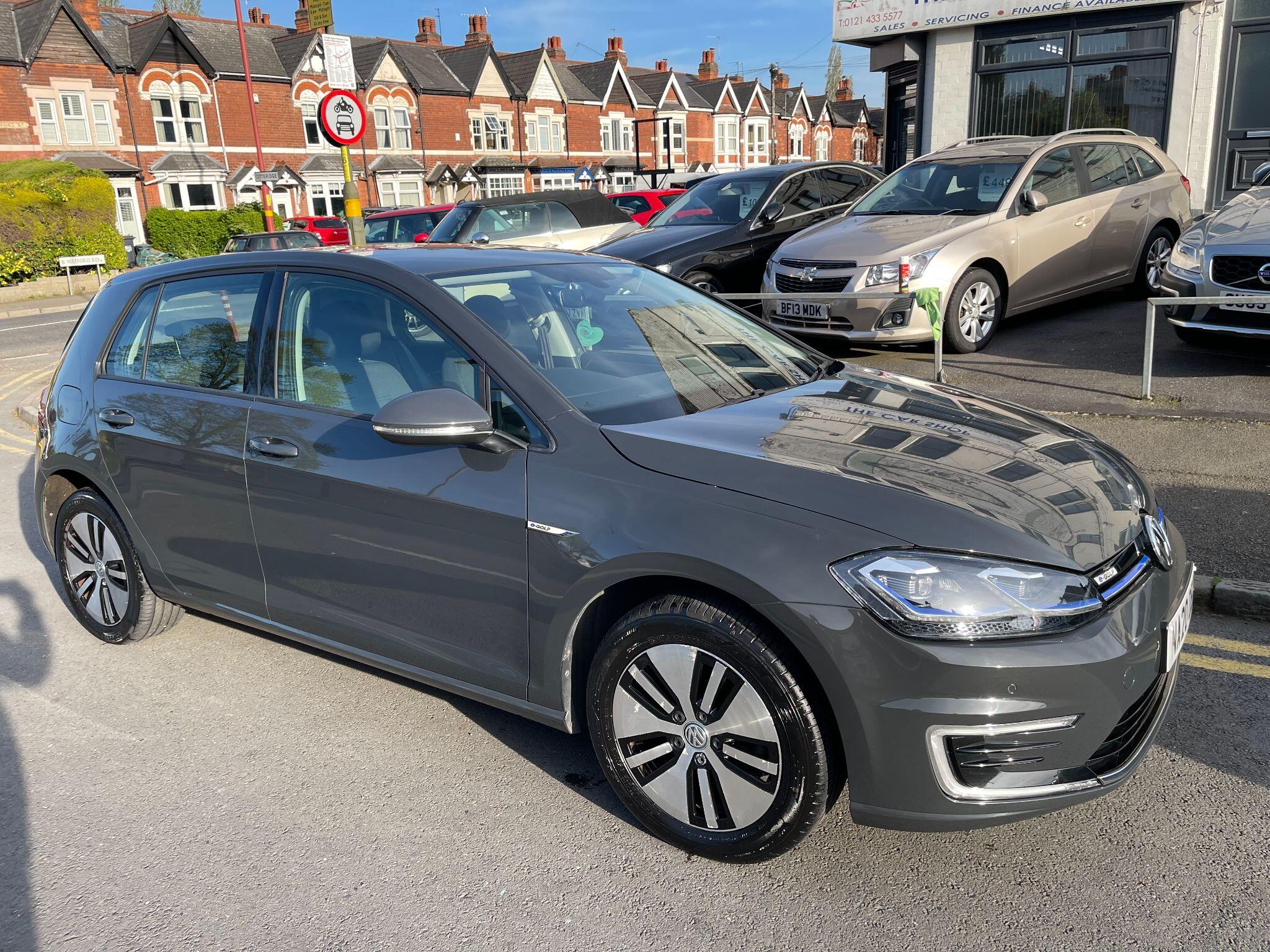Volkswagen E-Golf view 10