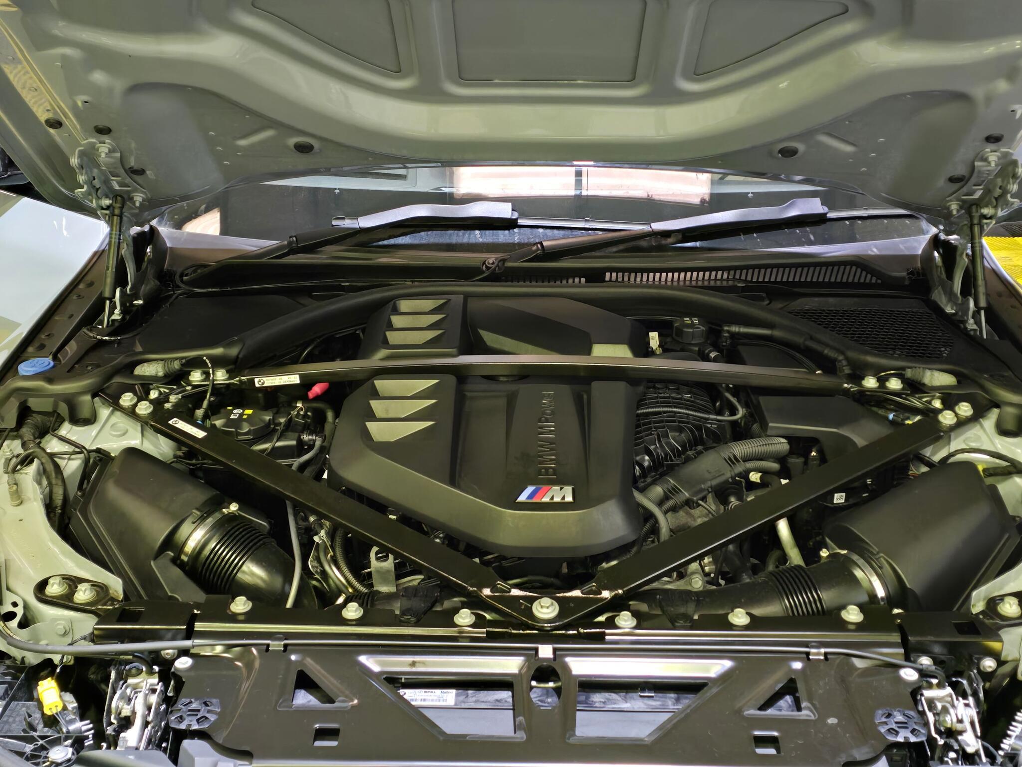 BMW M4 view 14