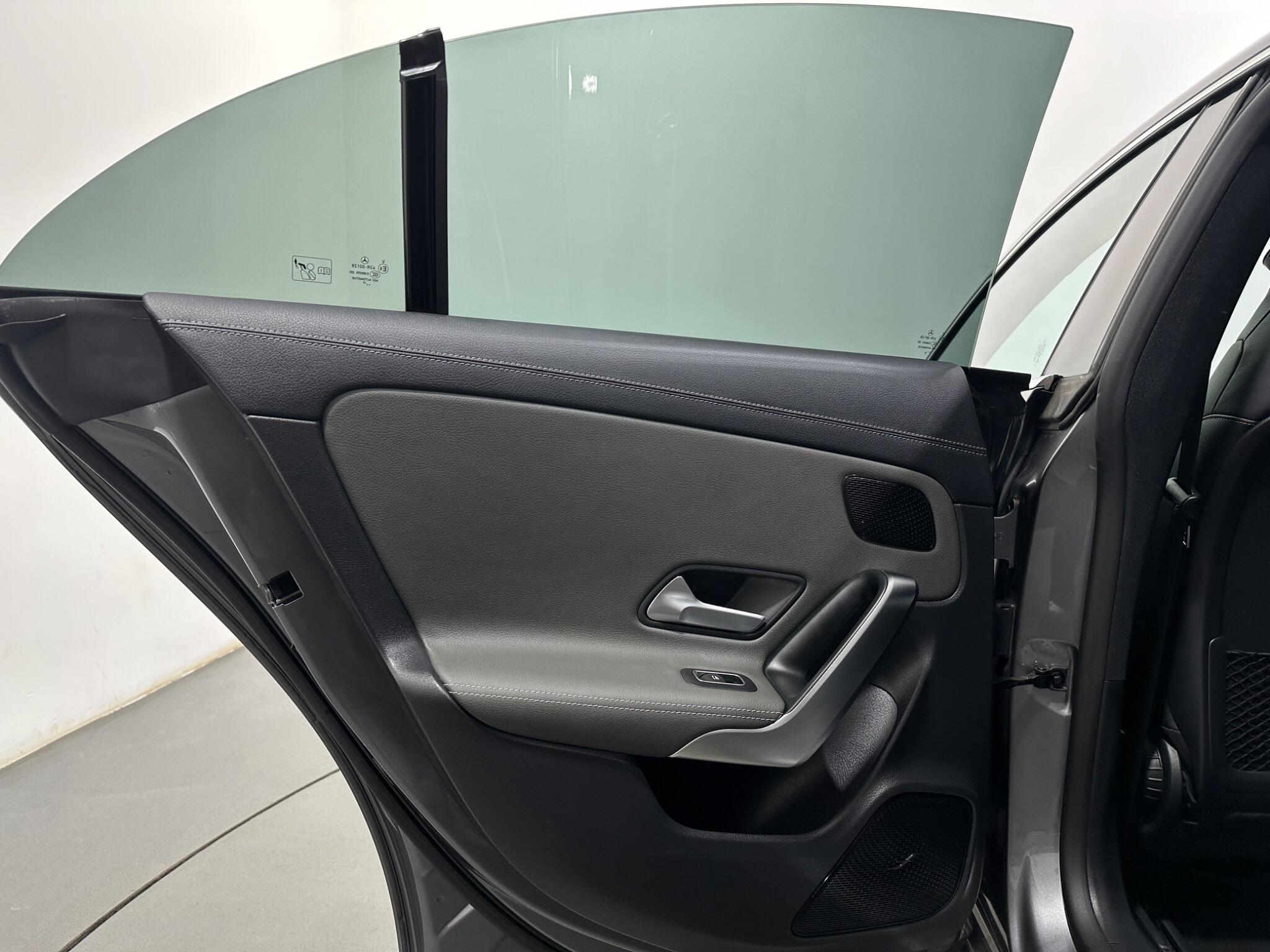 Mercedes-Benz Cla view 40