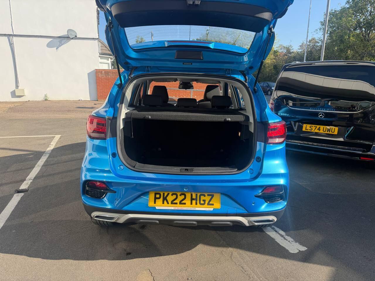 MG ZS view 46