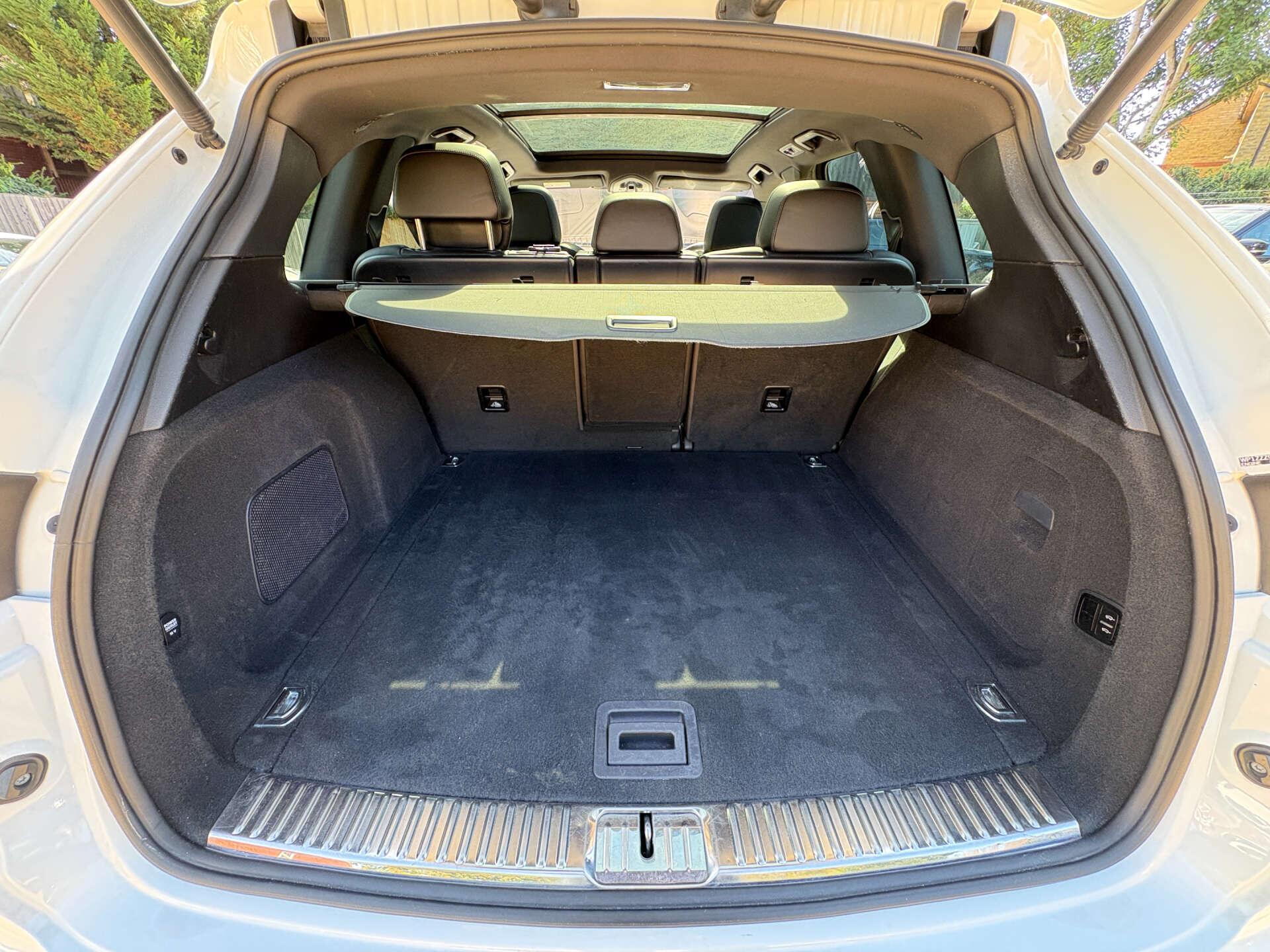 Porsche Cayenne view 56