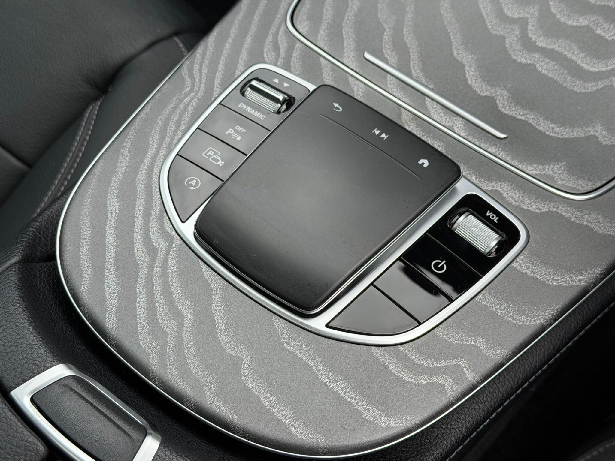 Mercedes-Benz E-Class view 42