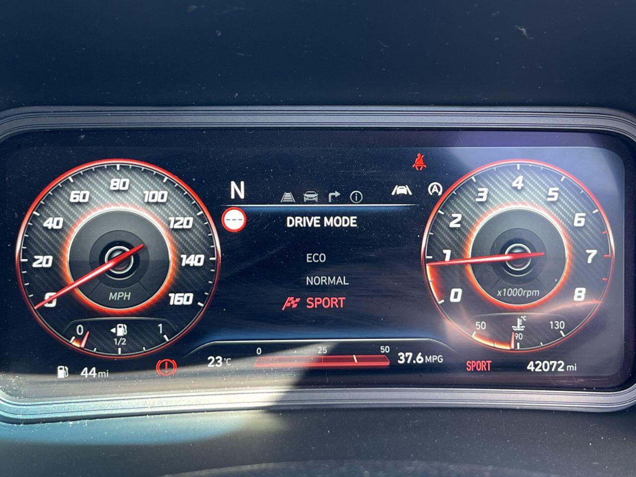 Hyundai Kona view 60