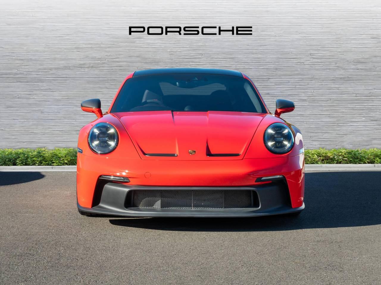 Porsche 911 view 6