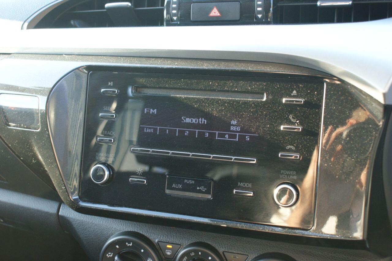 Toyota Hilux view 42