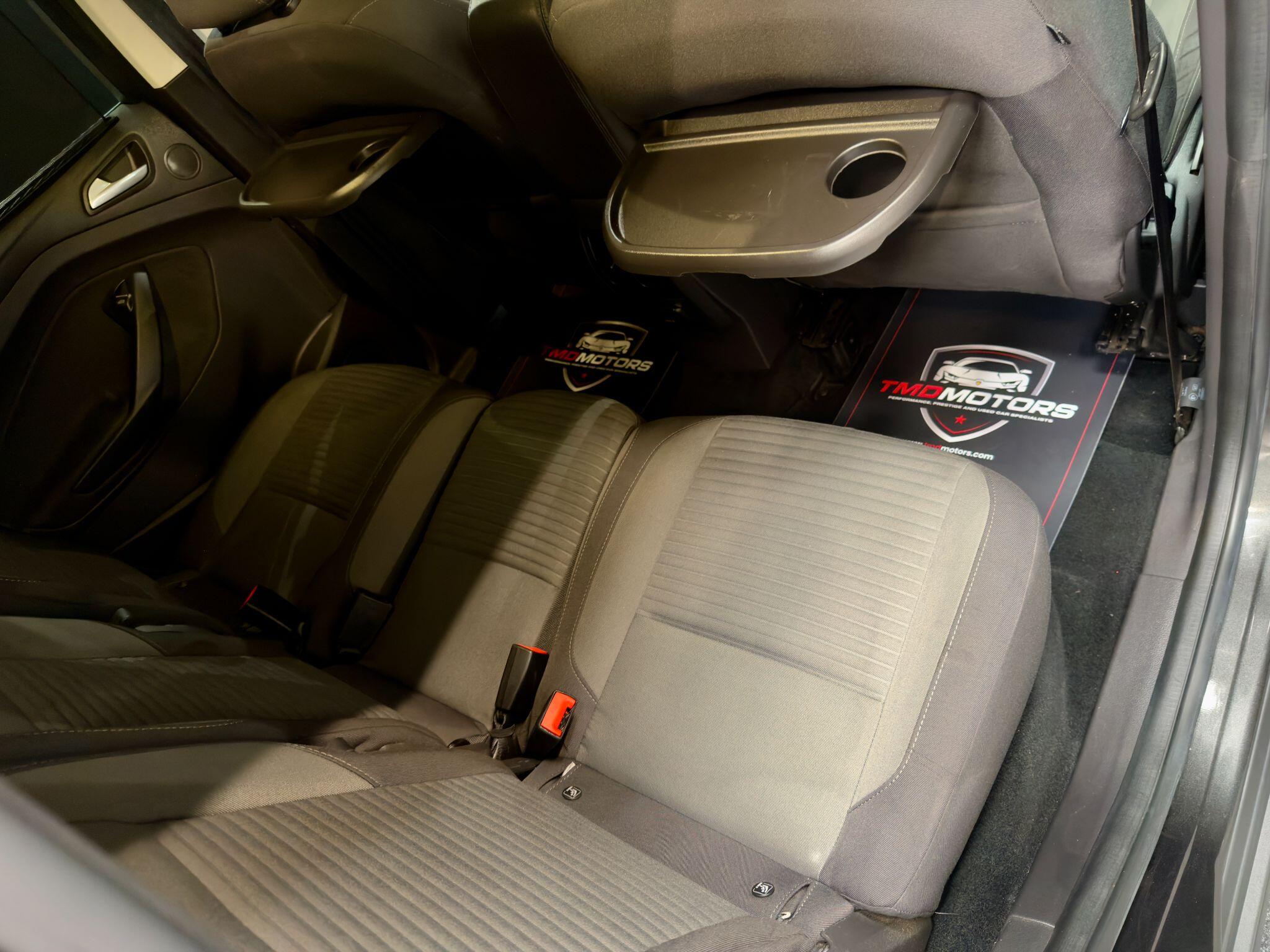 Ford C-Max view 14