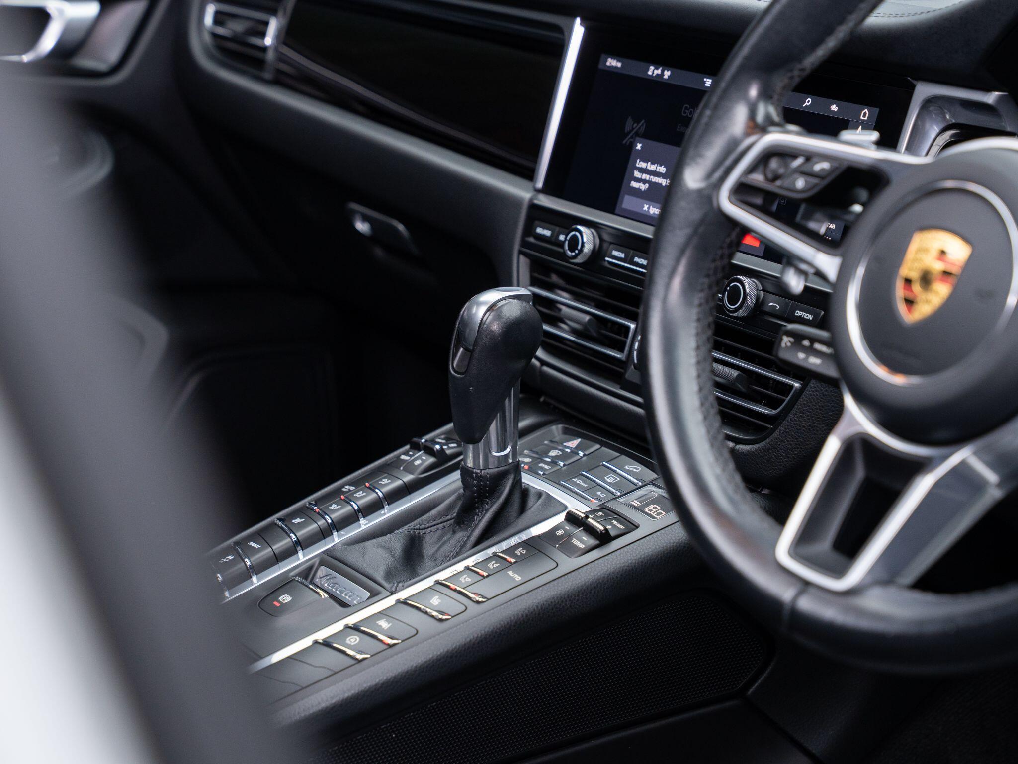 Porsche Macan view 32