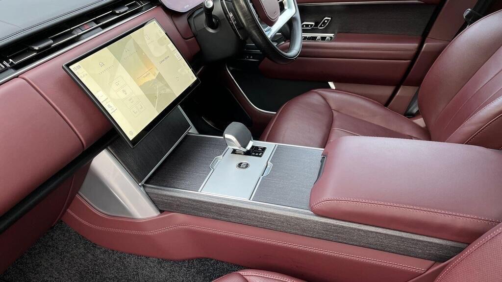 Land Rover Range Rover view 25