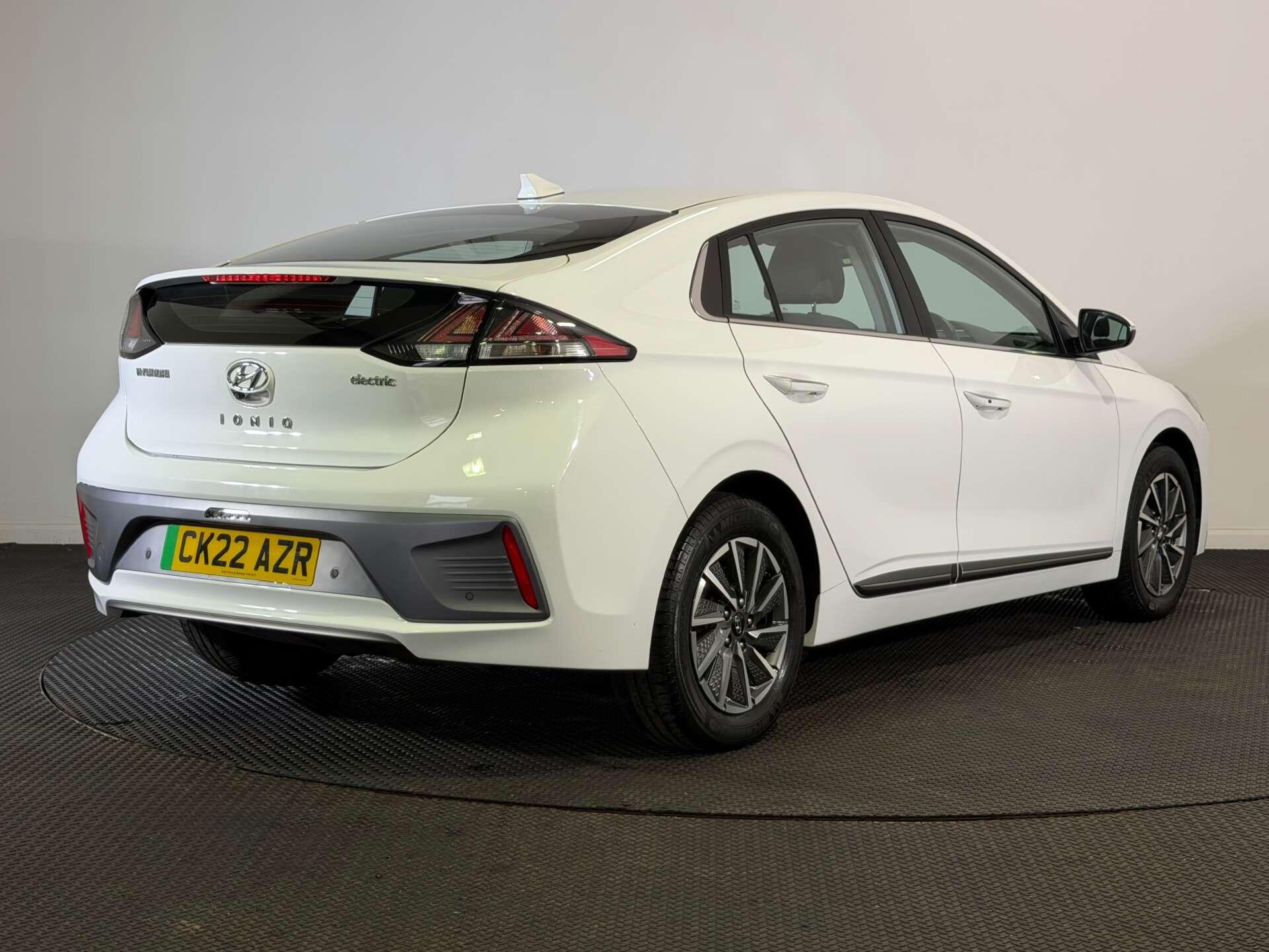 Hyundai Ioniq view 7