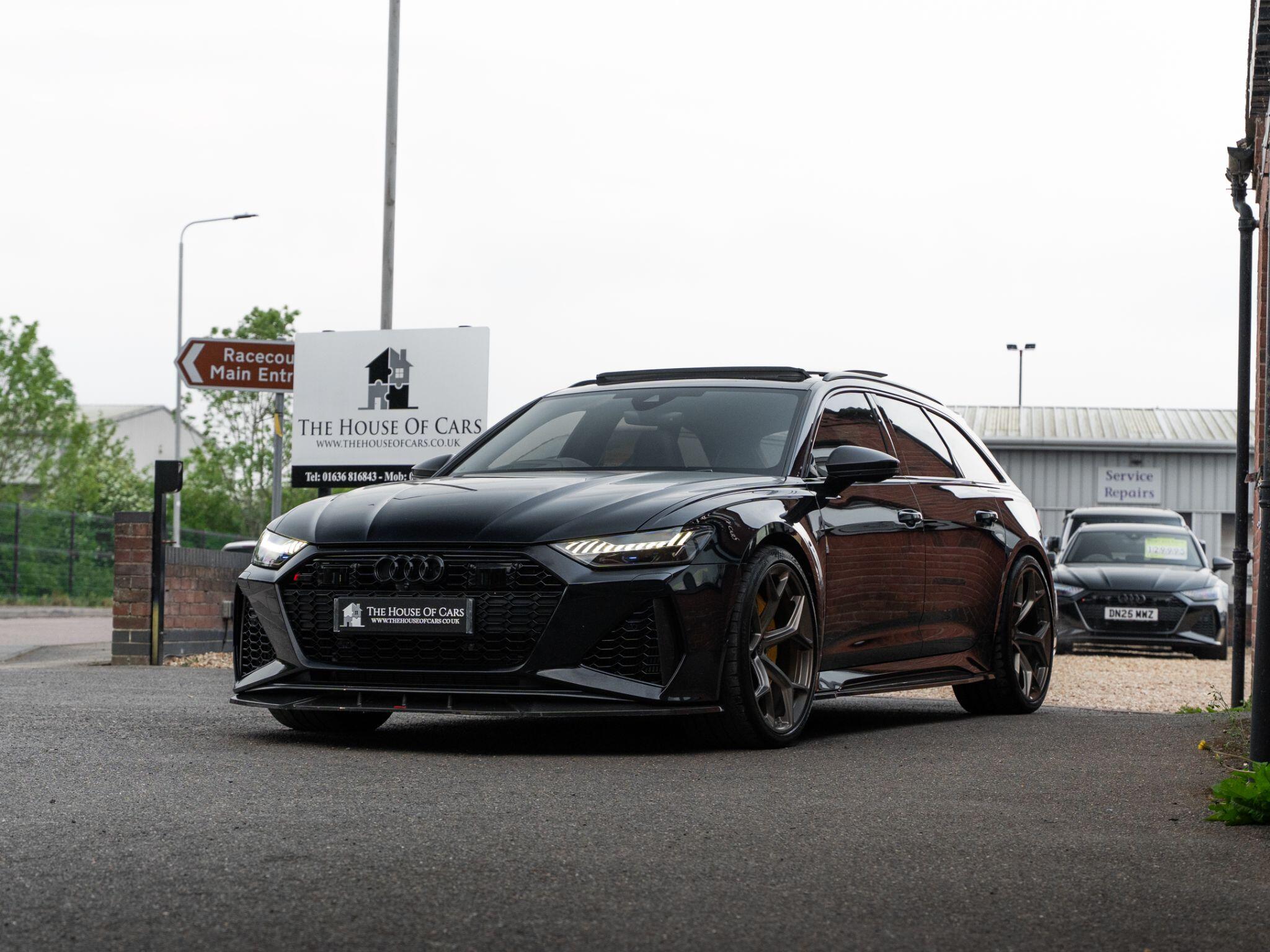 Audi RS6 Avant view 8