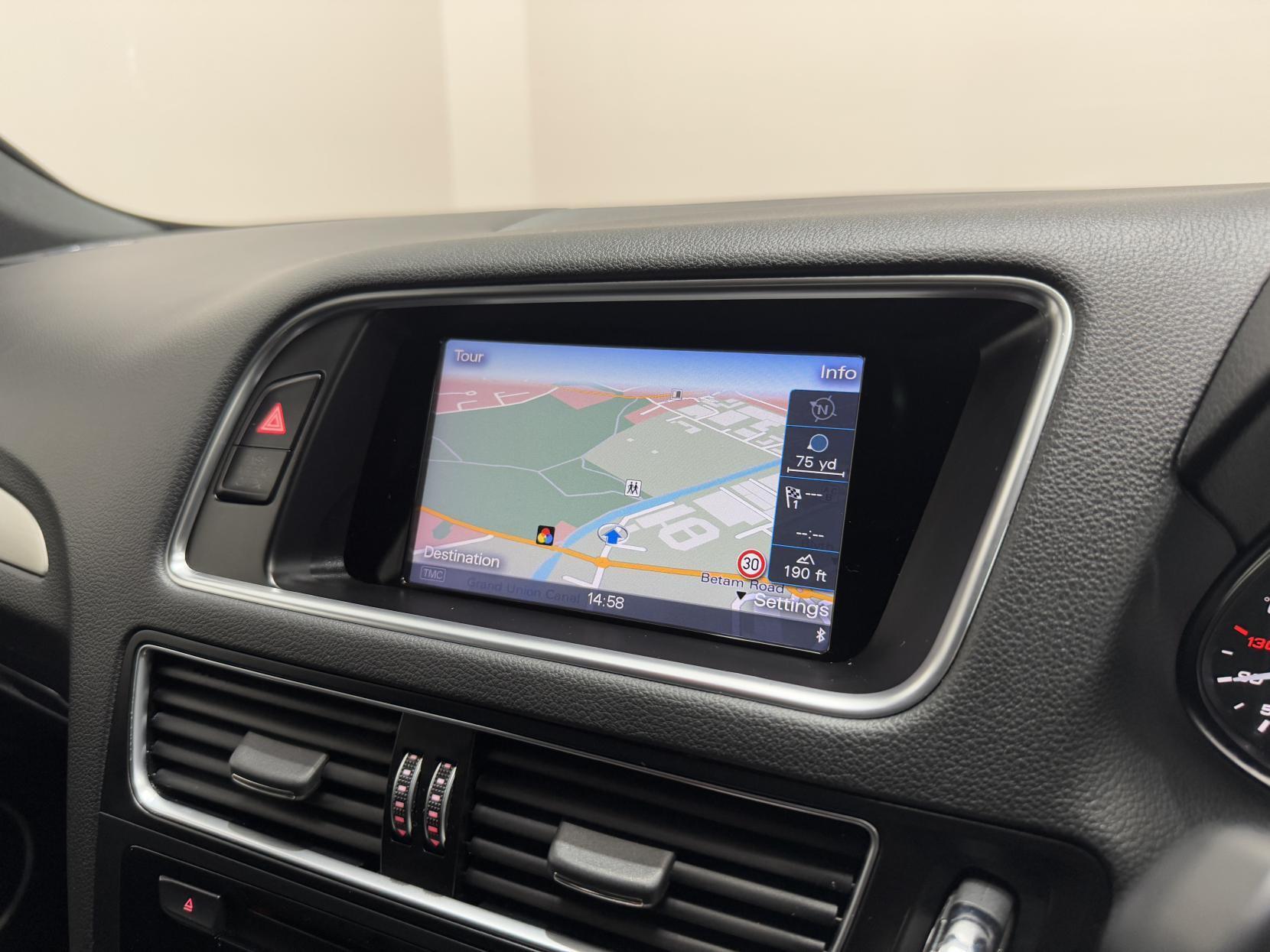 Audi SQ5 view 26