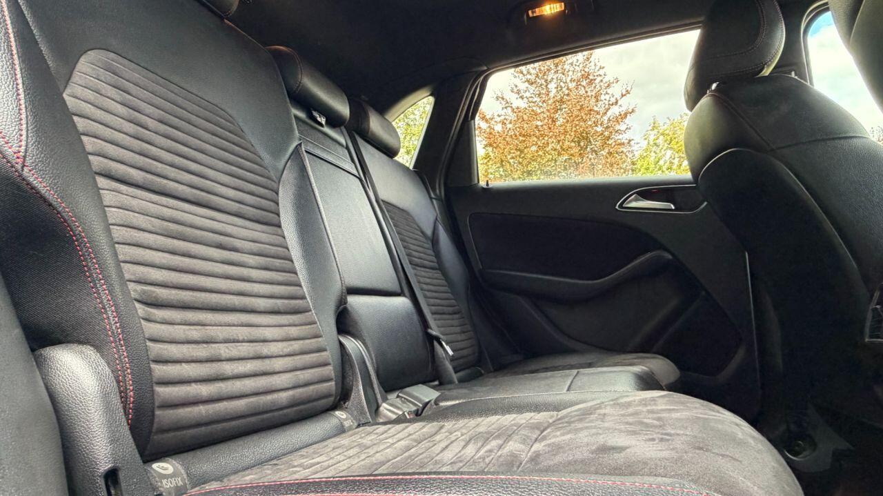 Mercedes-Benz B Class view 12