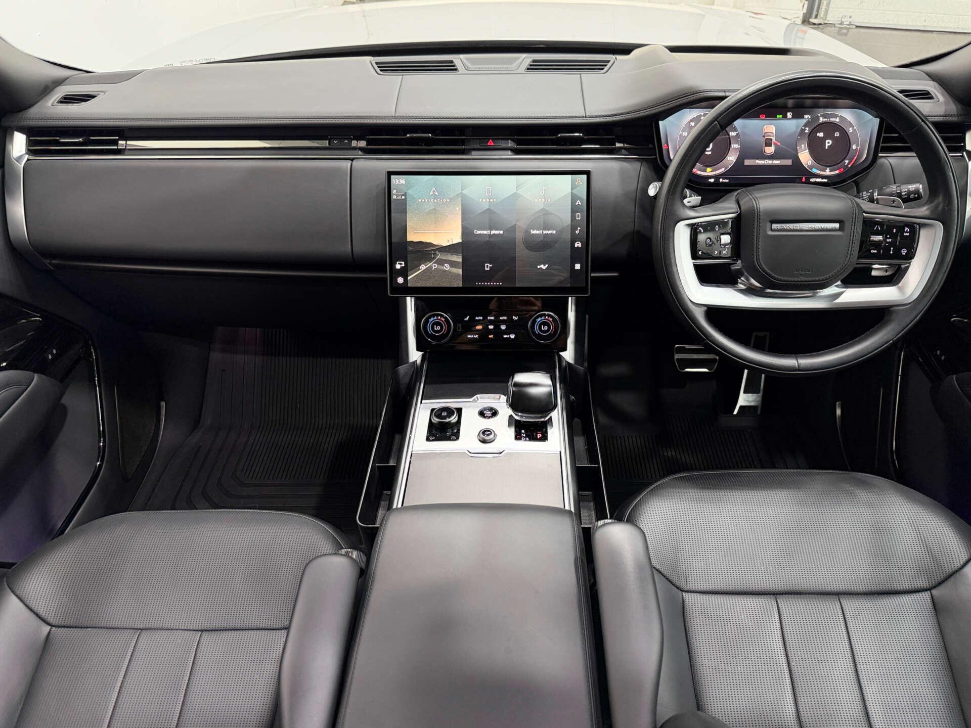 Land Rover Range Rover view 23