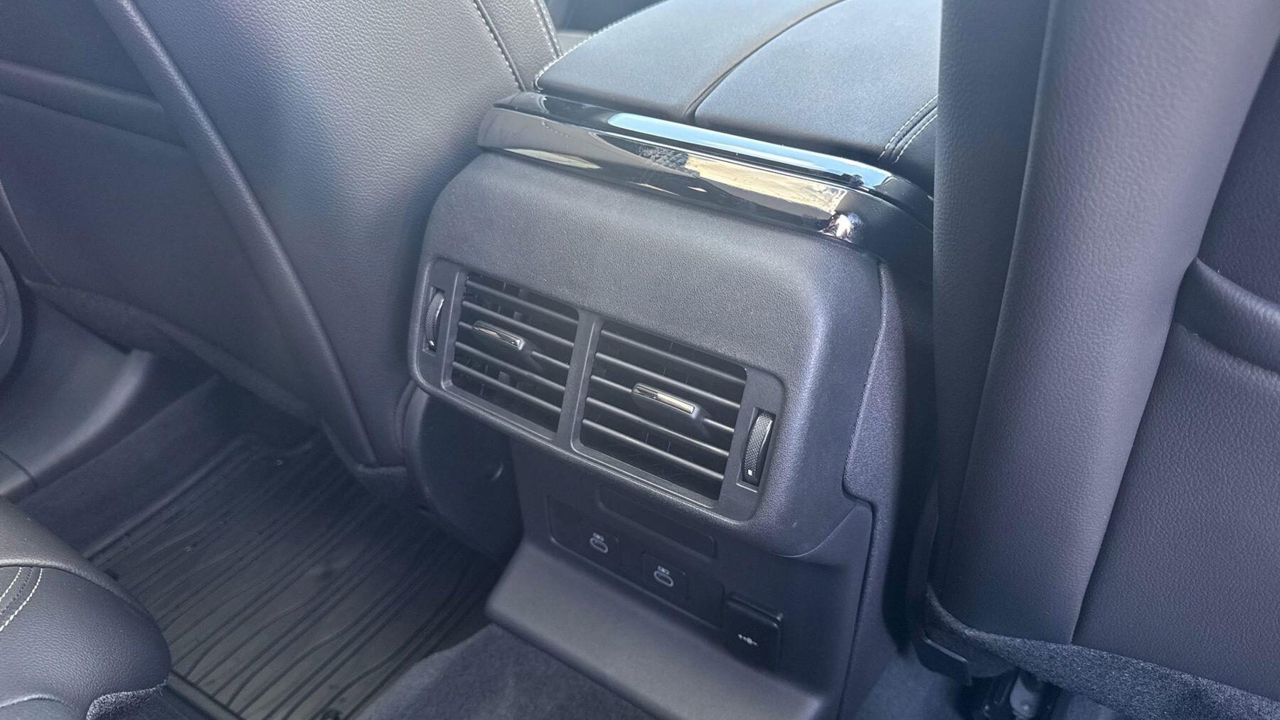 Land Rover Range Rover Velar view 18