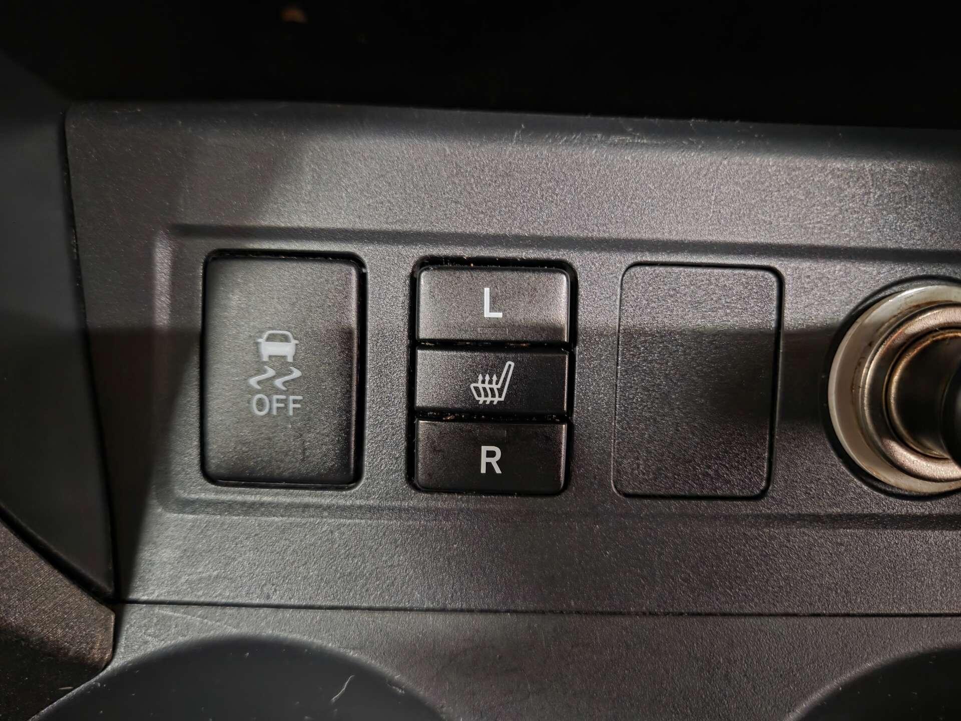 Toyota RAV4 view 14